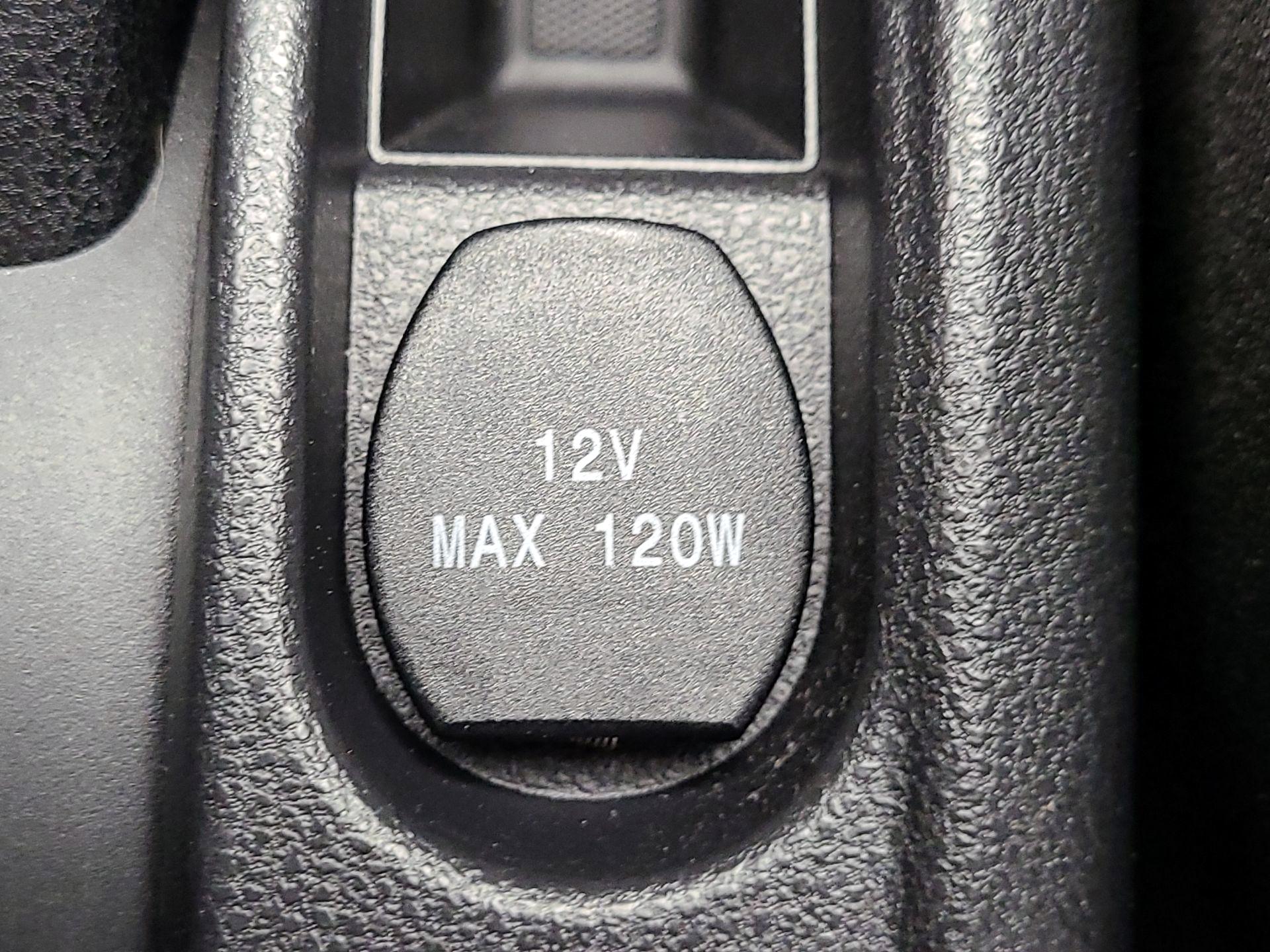 Thumbnail: 2015 Nissan Versa Note - 17