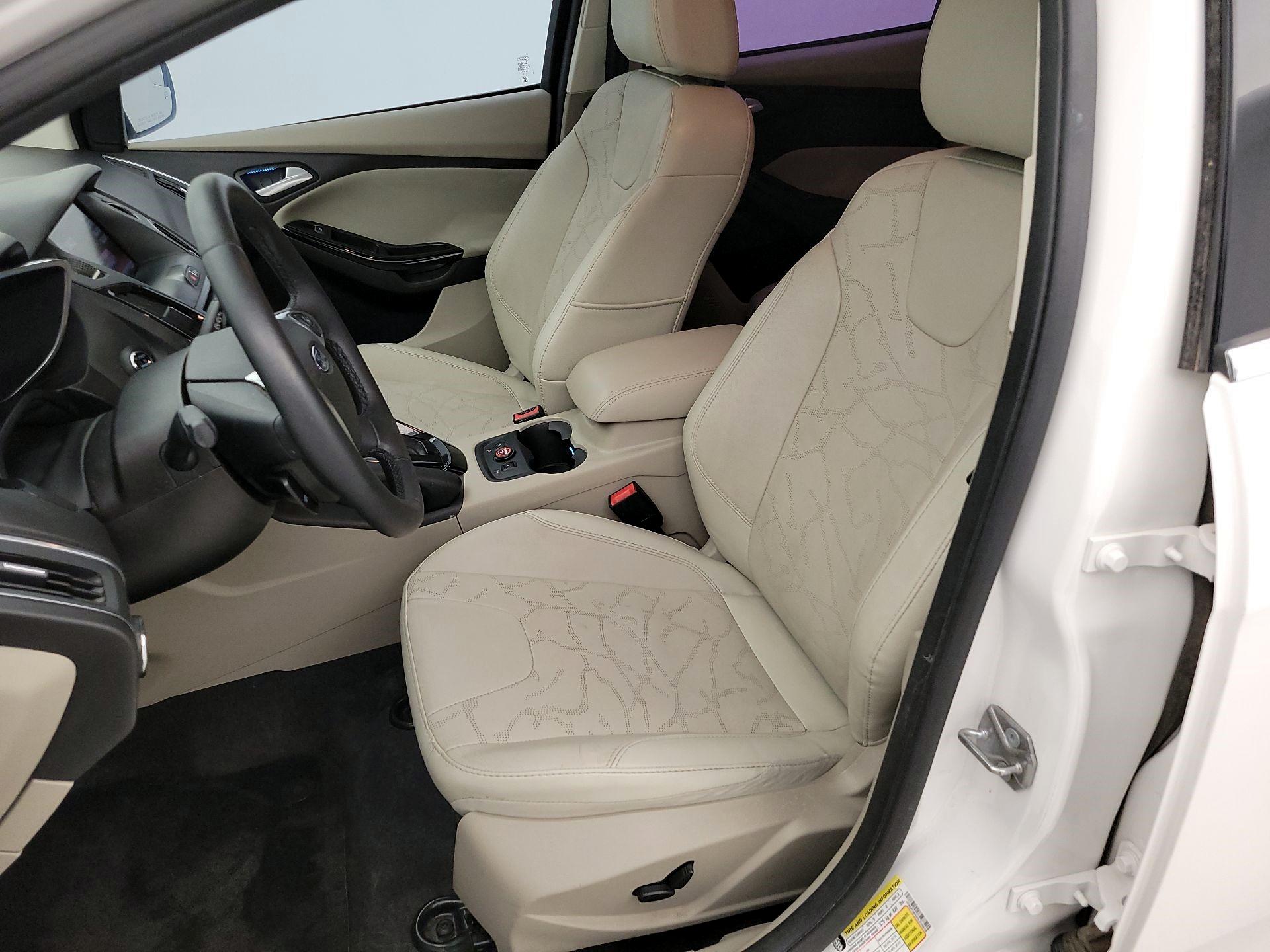 Thumbnail: 2014 Ford Focus - 11