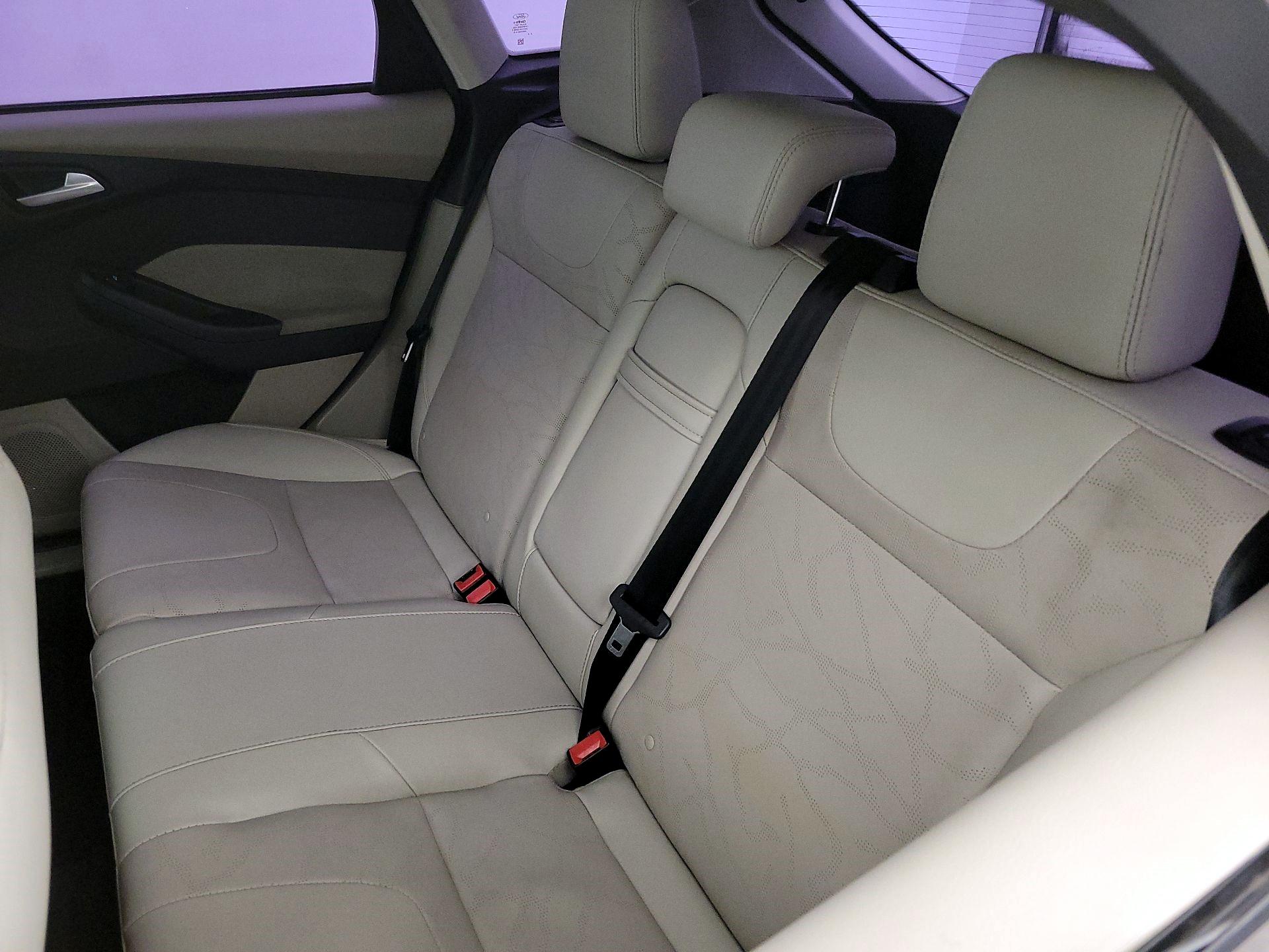 Thumbnail: 2014 Ford Focus - 20
