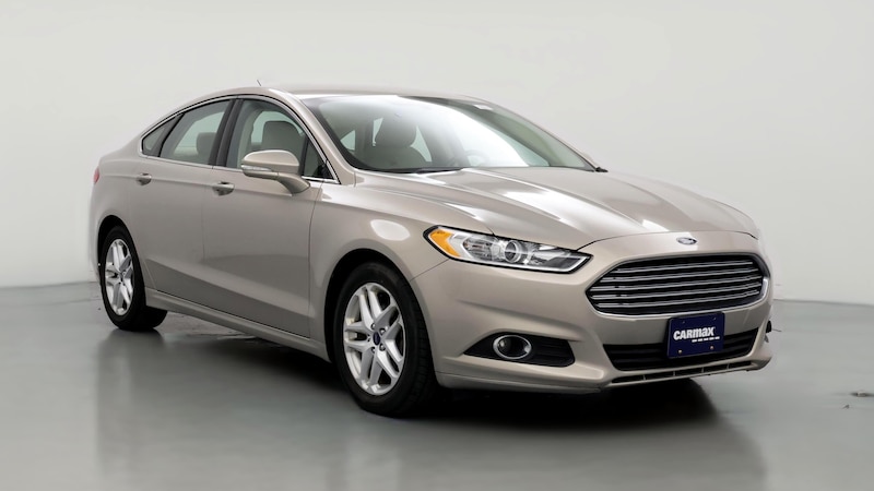 2015 Ford Fusion SE Hero Image