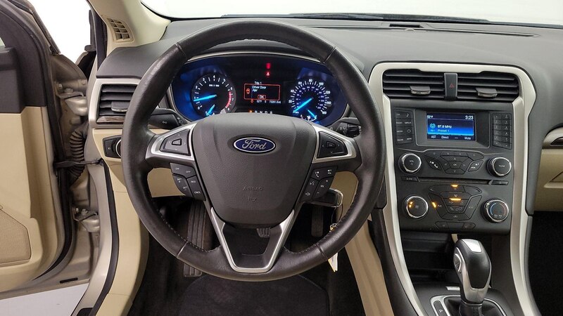 2015 Ford Fusion SE 10