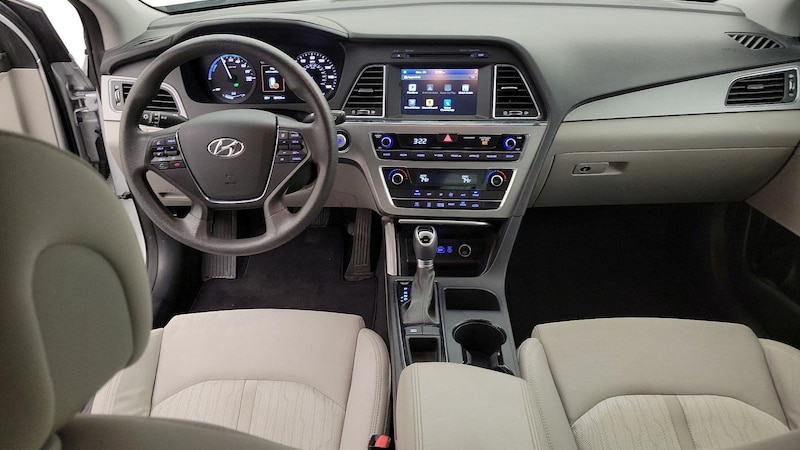 2017 Hyundai Sonata  9