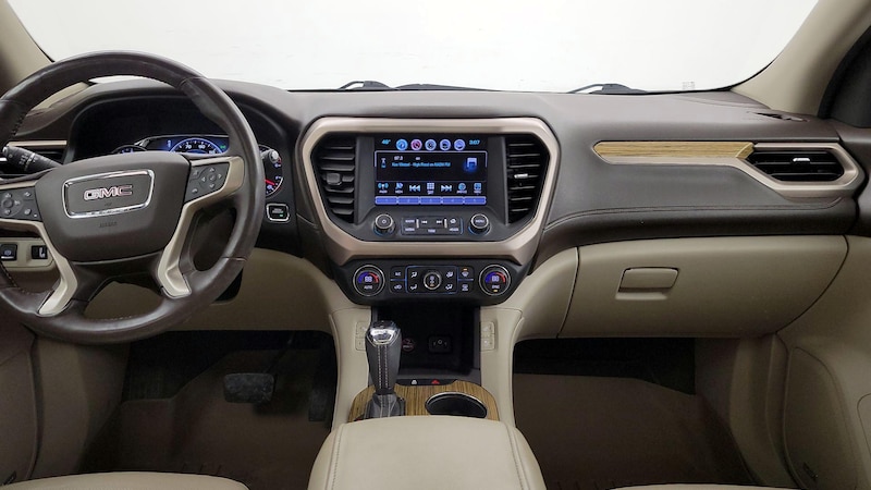 2017 GMC Acadia Denali 9