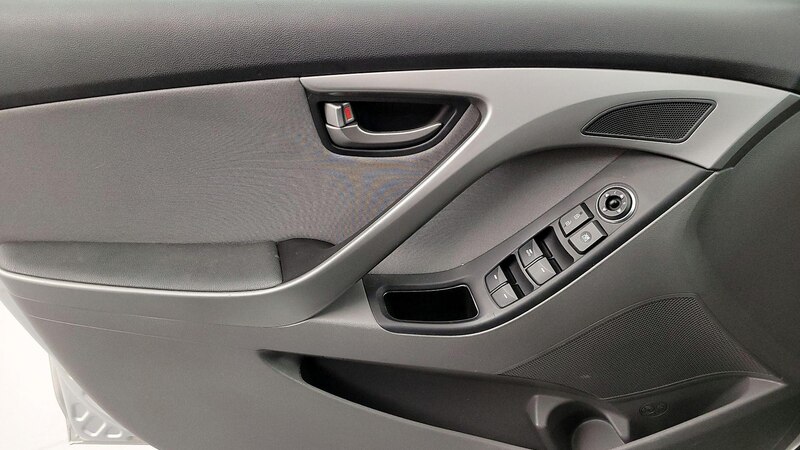 2015 Hyundai Elantra SE 12