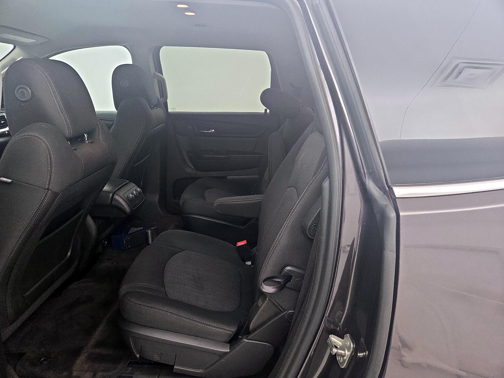 Thumbnail: 2017 Chevrolet Traverse - 19