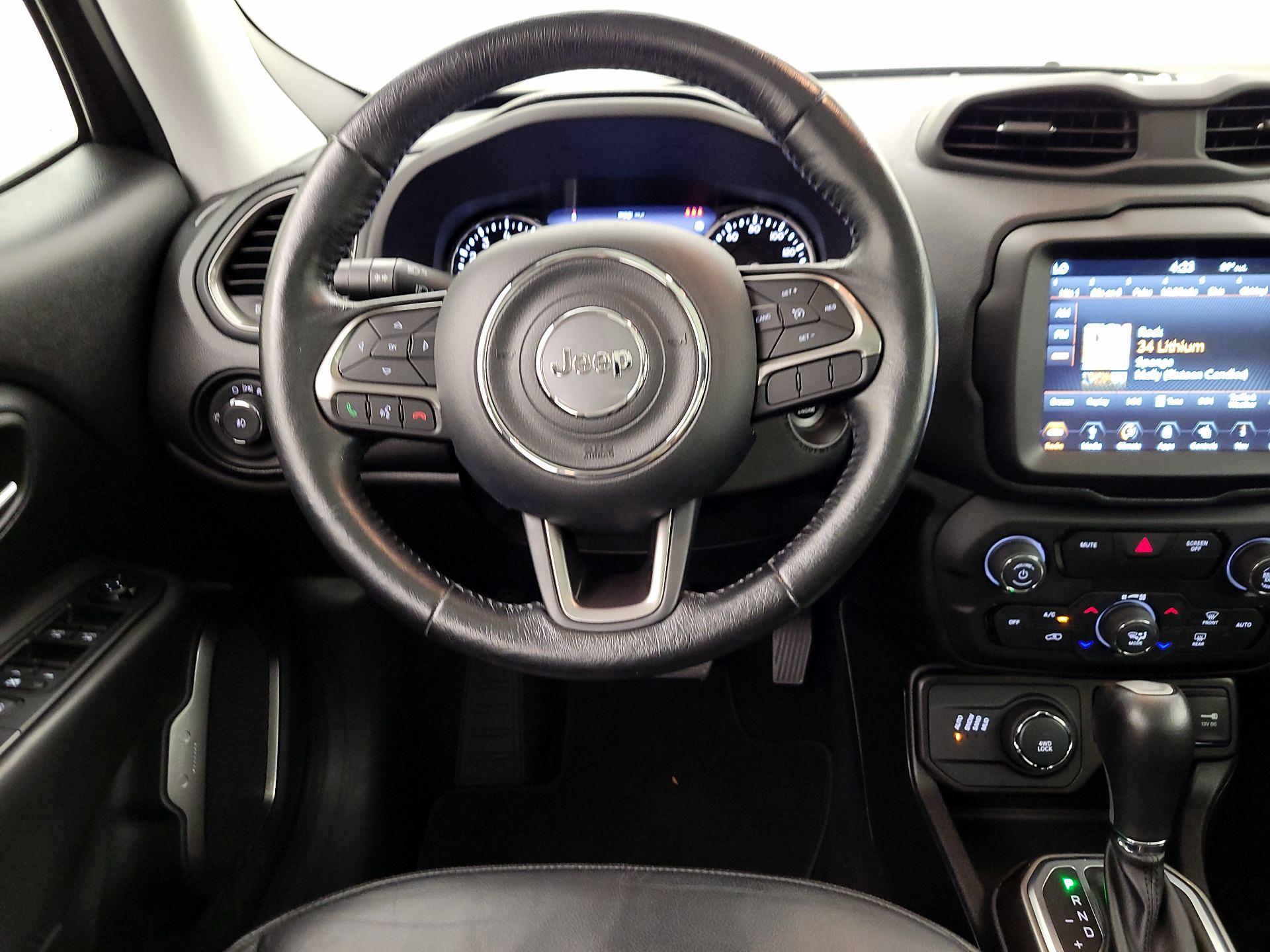 Thumbnail: 2019 Jeep Renegade - 10