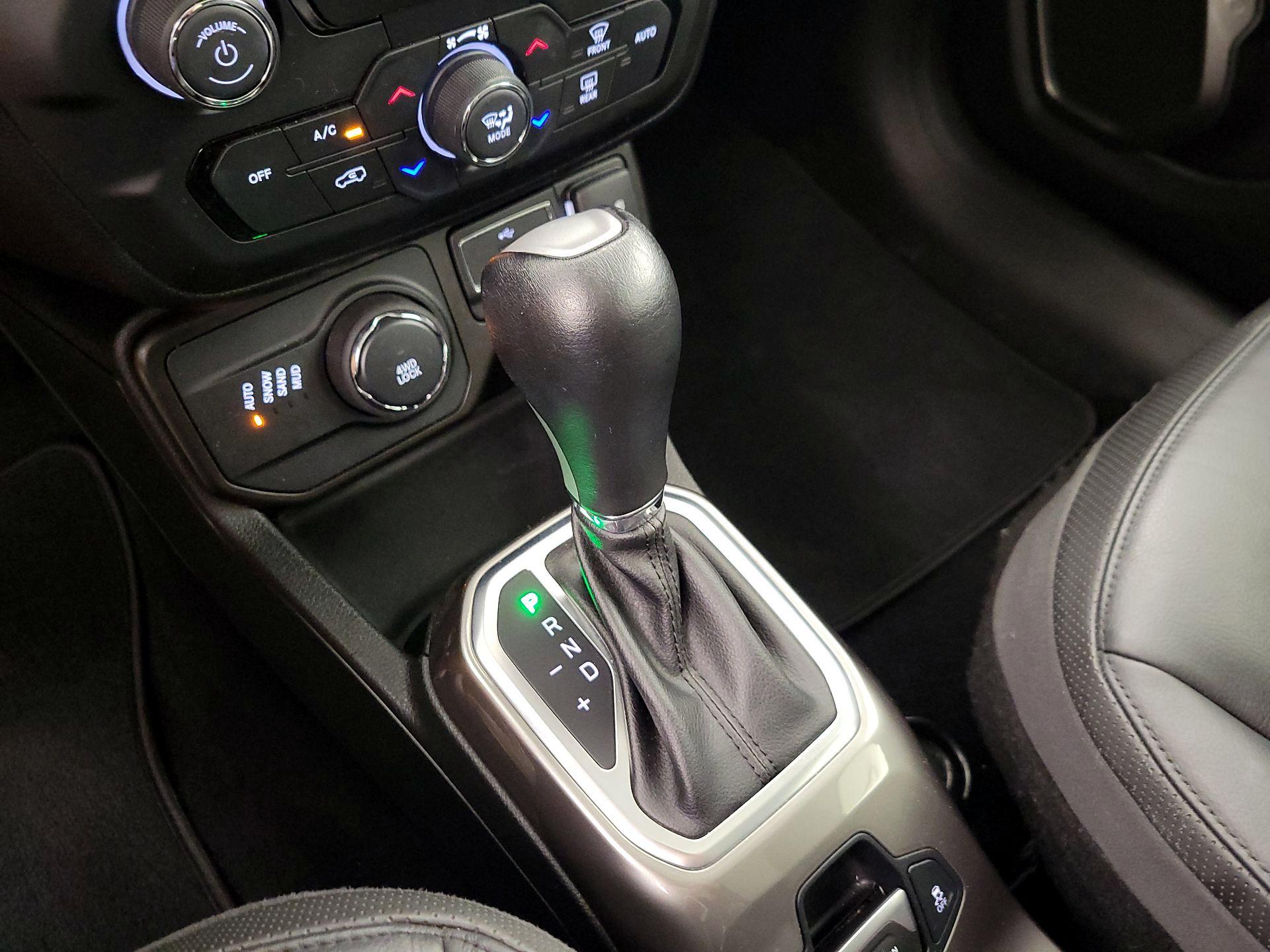 Thumbnail: 2019 Jeep Renegade - 18