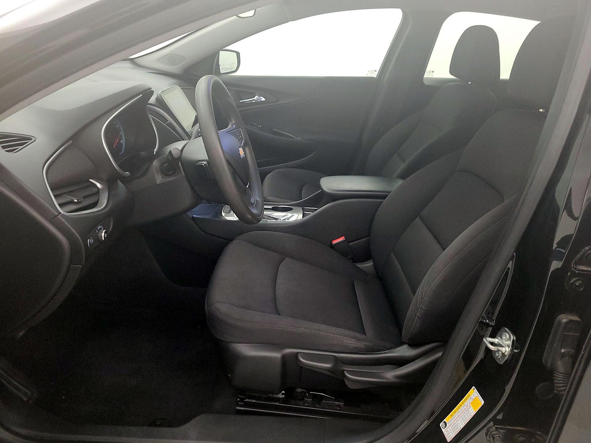 Thumbnail: 2019 Chevrolet Malibu - 11