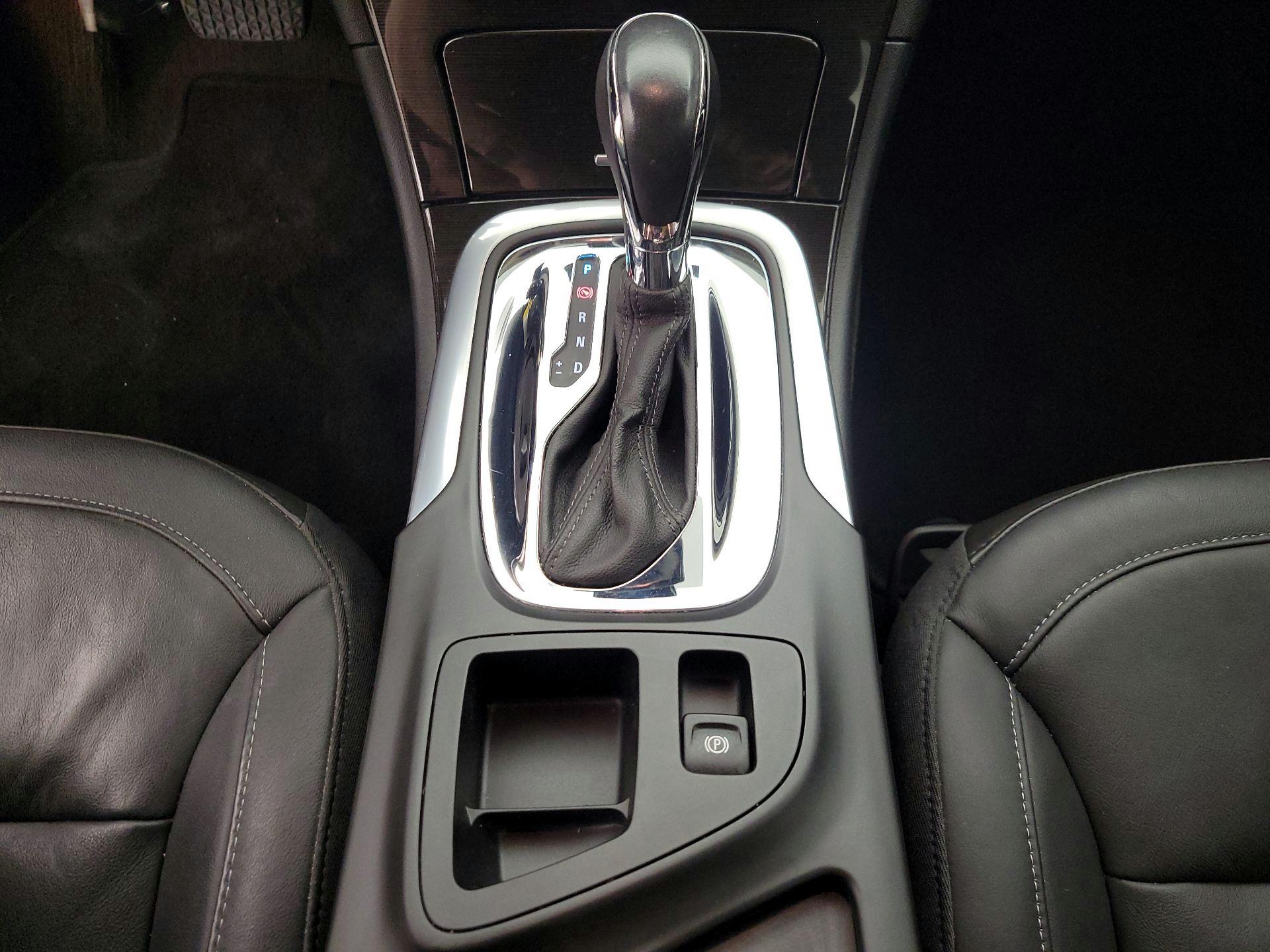 Thumbnail: 2017 Buick Regal - 17