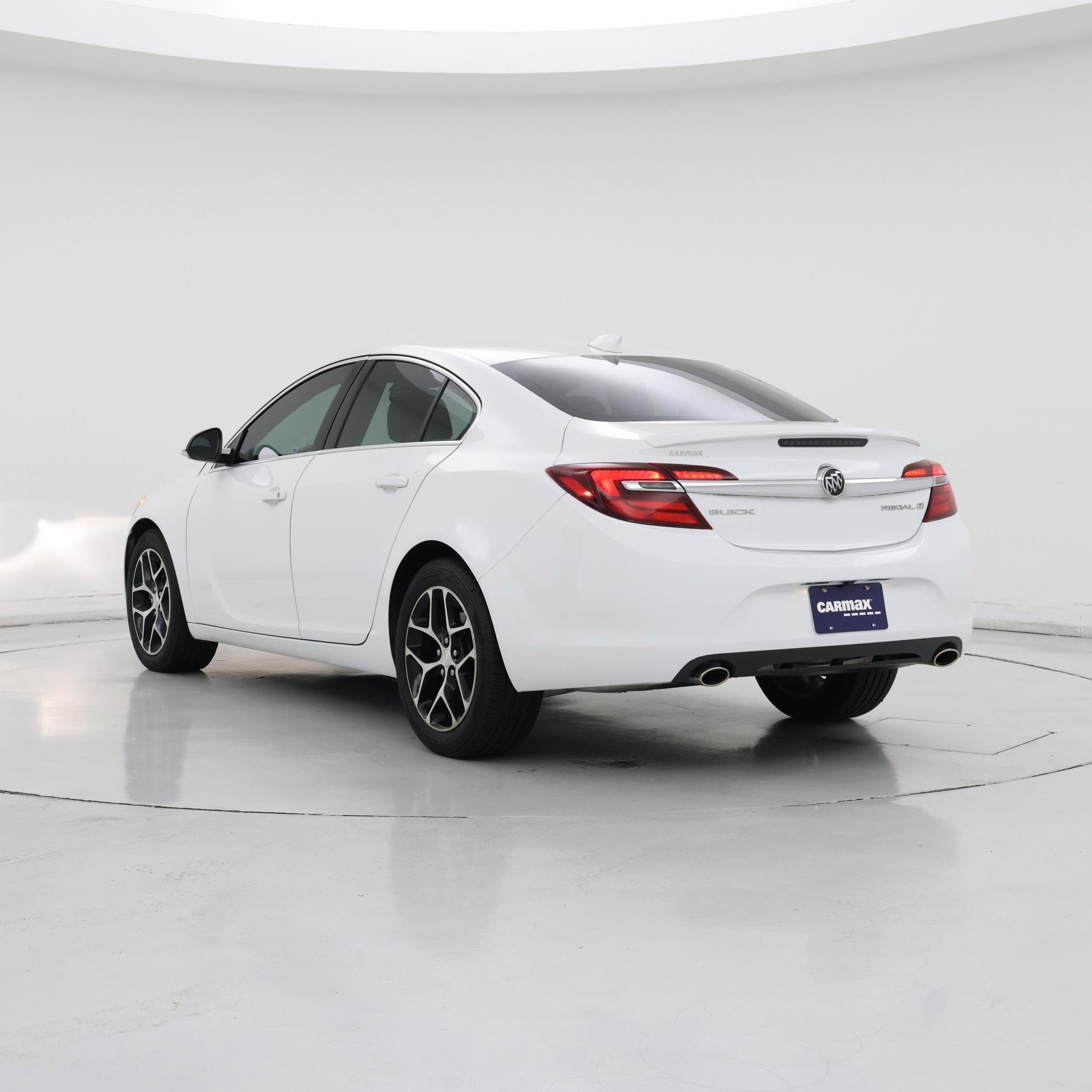 Thumbnail: 2017 Buick Regal - 2