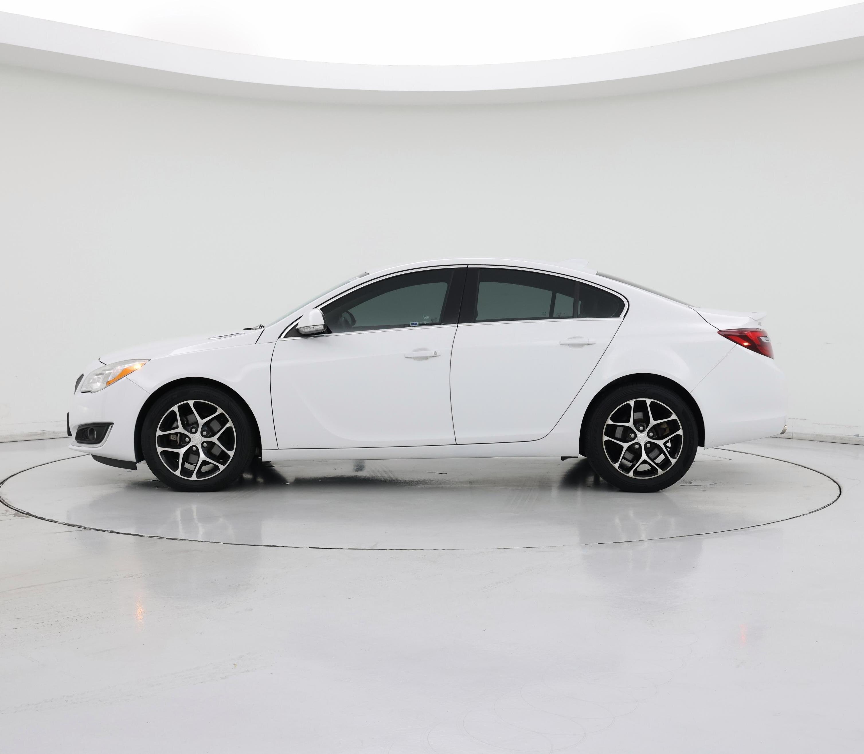 Thumbnail: 2017 Buick Regal - 3