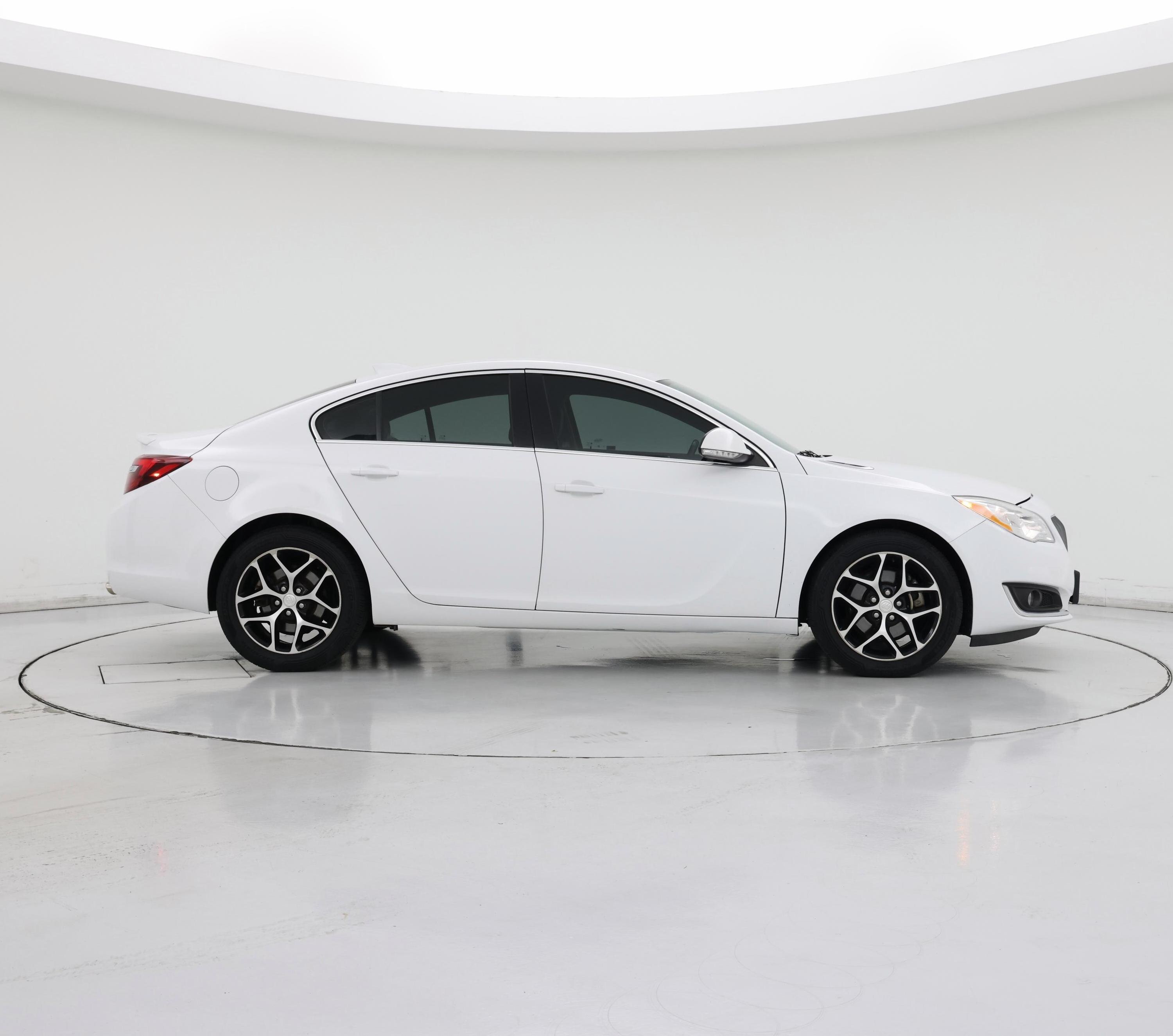 Thumbnail: 2017 Buick Regal - 7