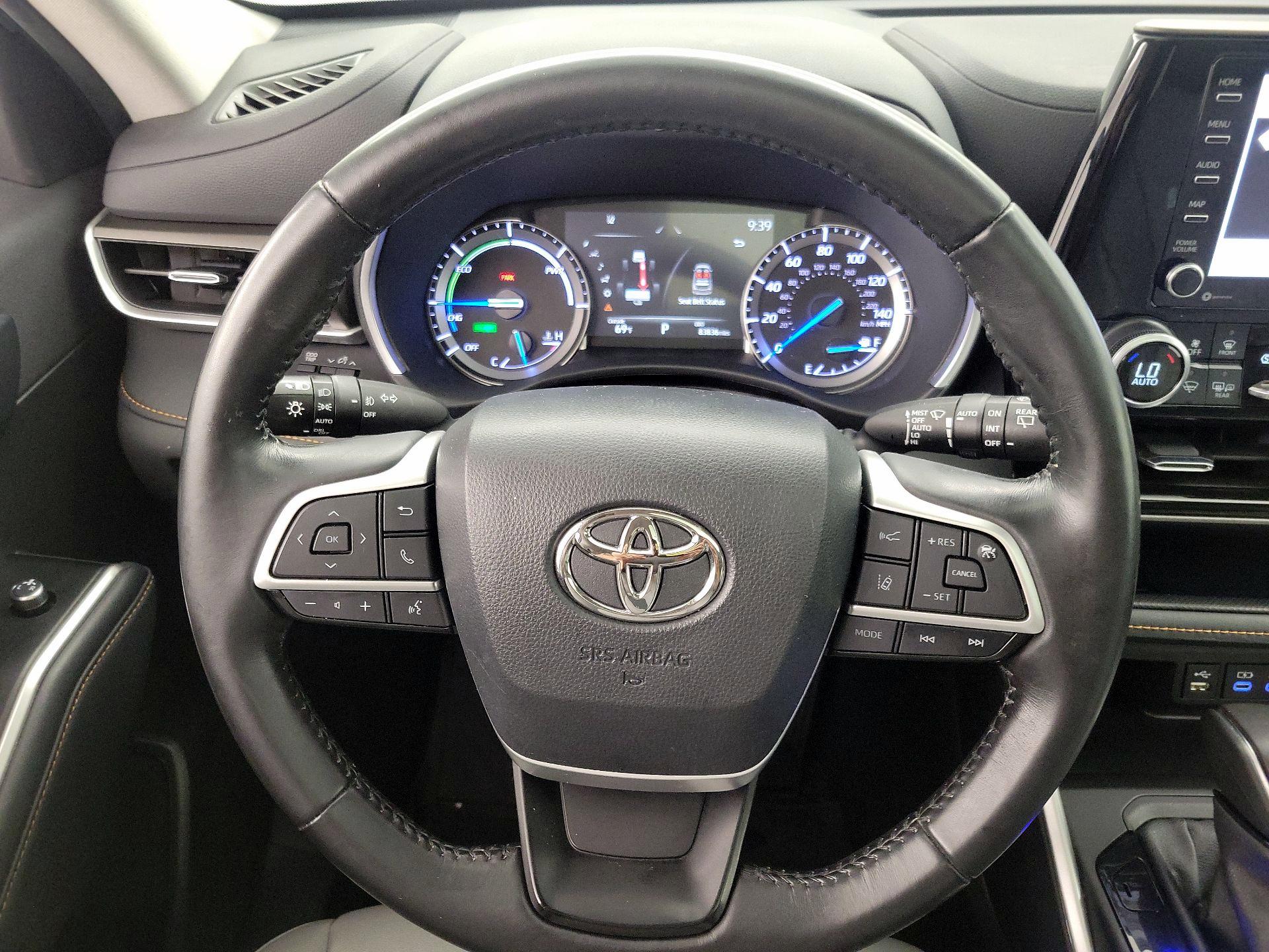 Thumbnail: 2022 Toyota Highlander - 10