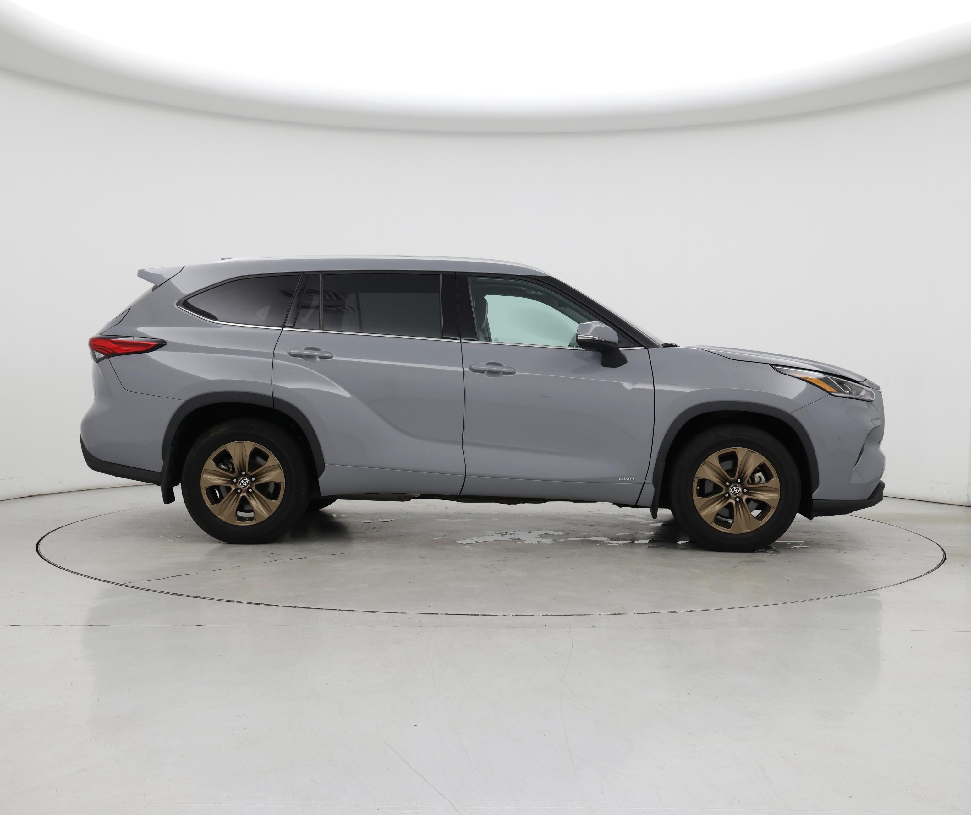 Thumbnail: 2022 Toyota Highlander - 7