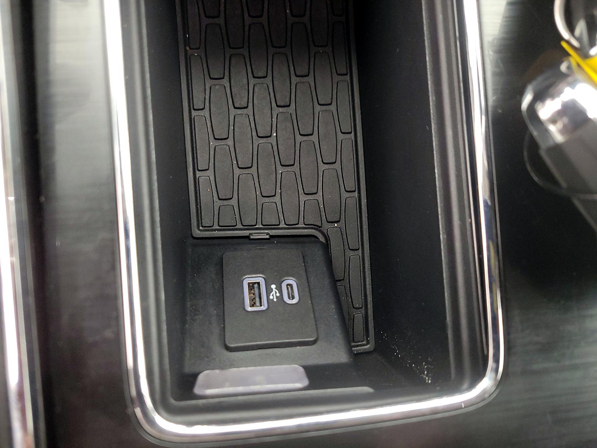 Thumbnail: 2020 Lincoln Aviator - 19