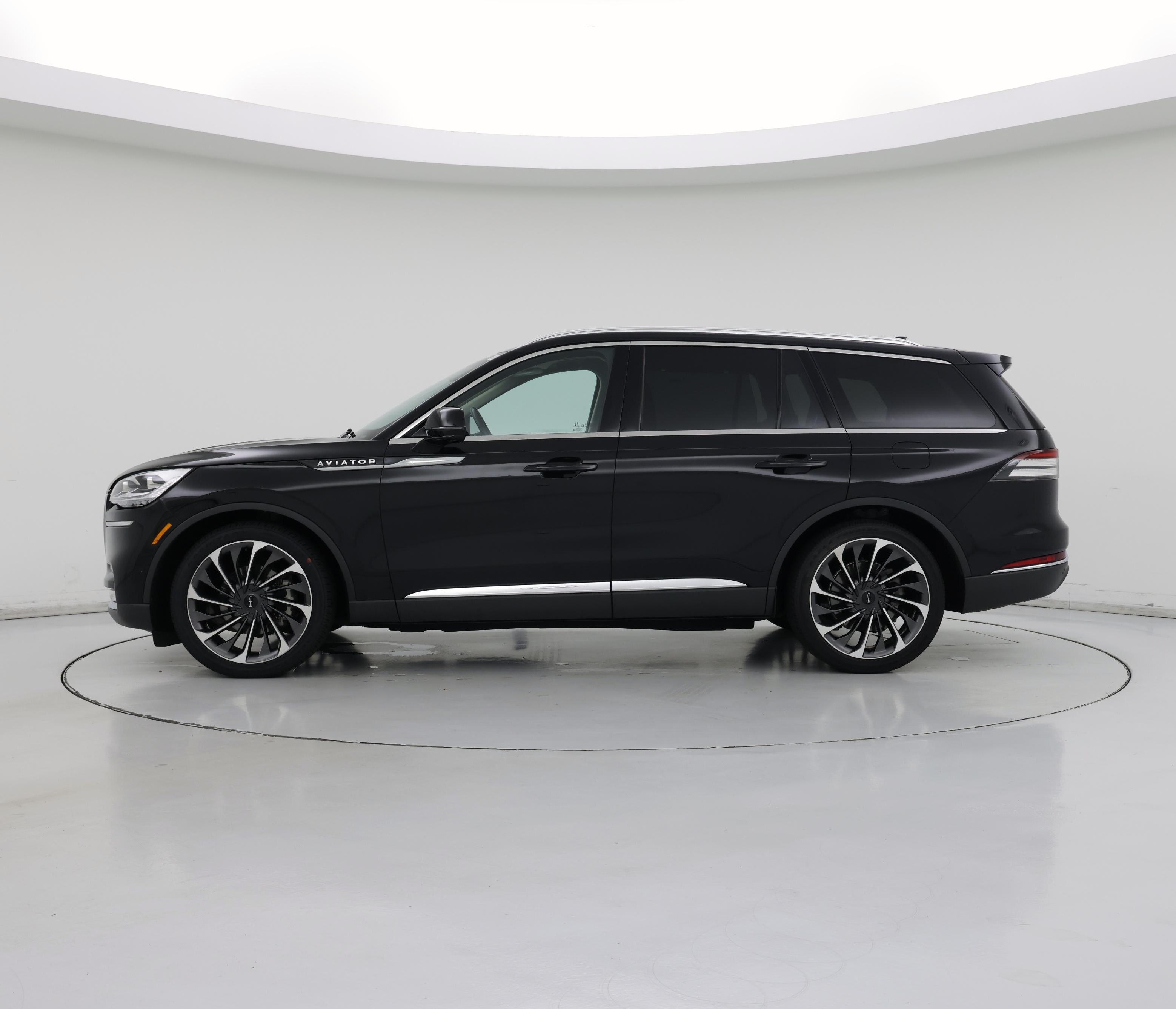 Thumbnail: 2020 Lincoln Aviator - 3