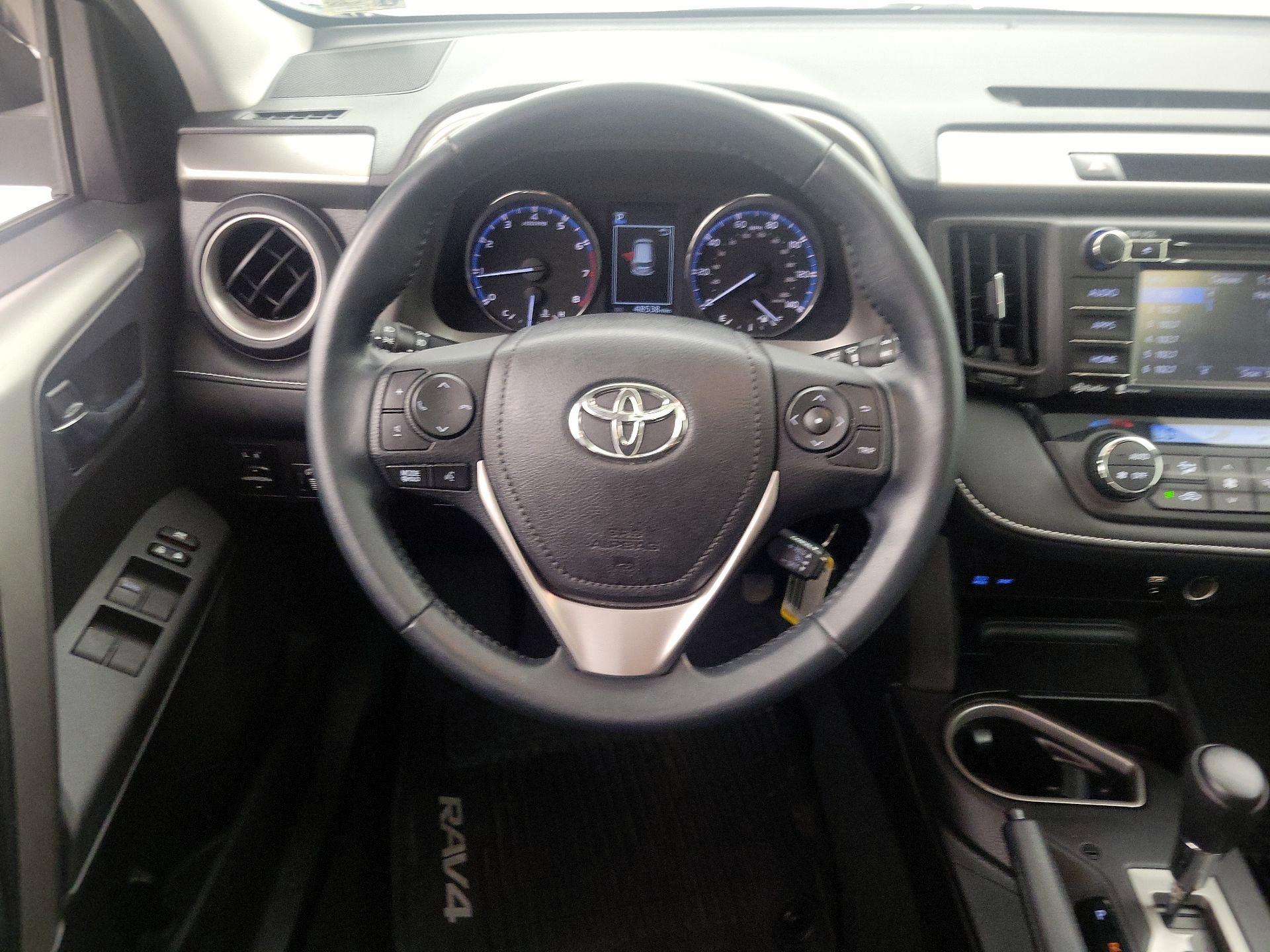 Thumbnail: 2016 Toyota RAV4 - 10
