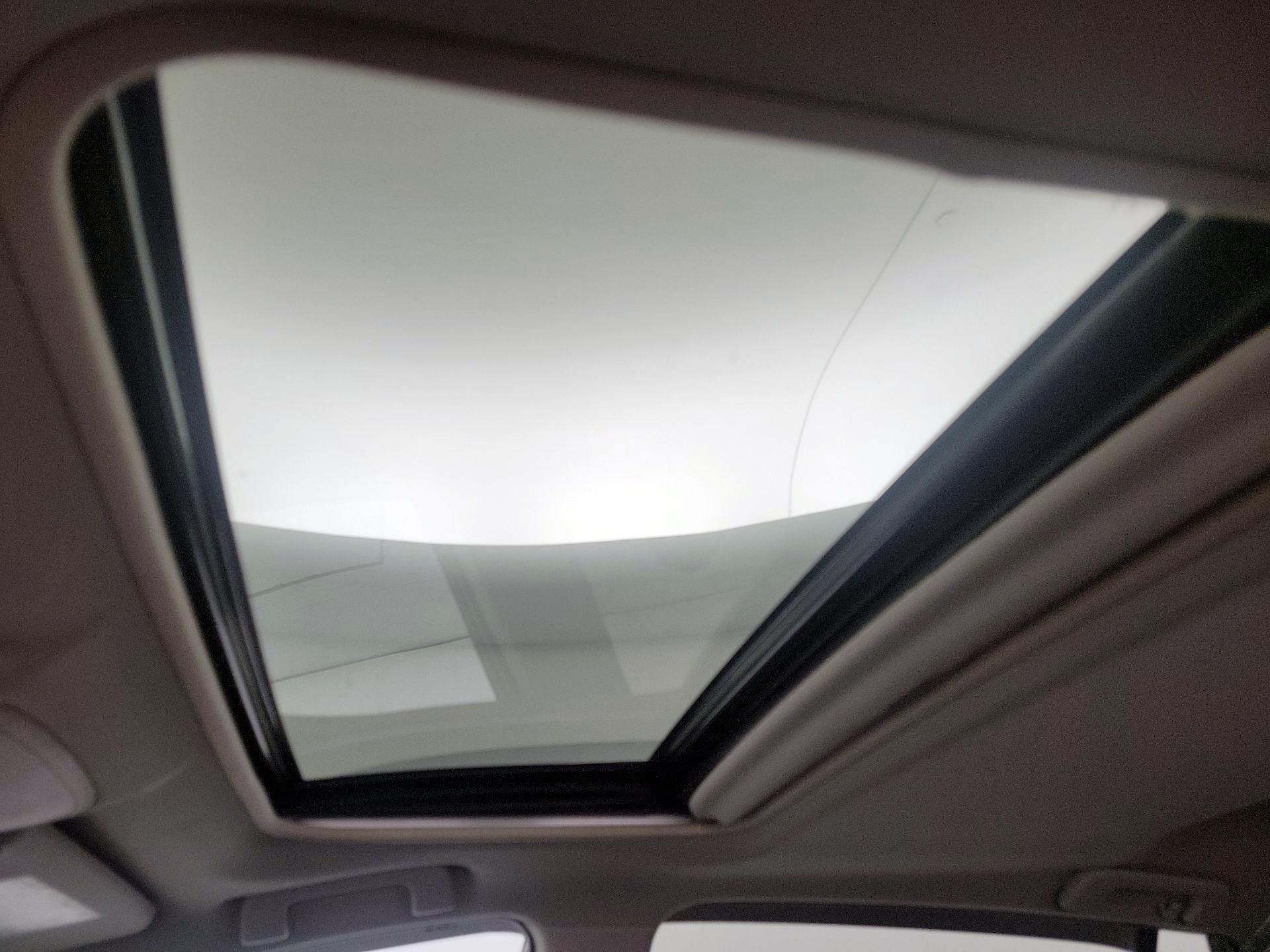 Thumbnail: 2016 Toyota RAV4 - 19