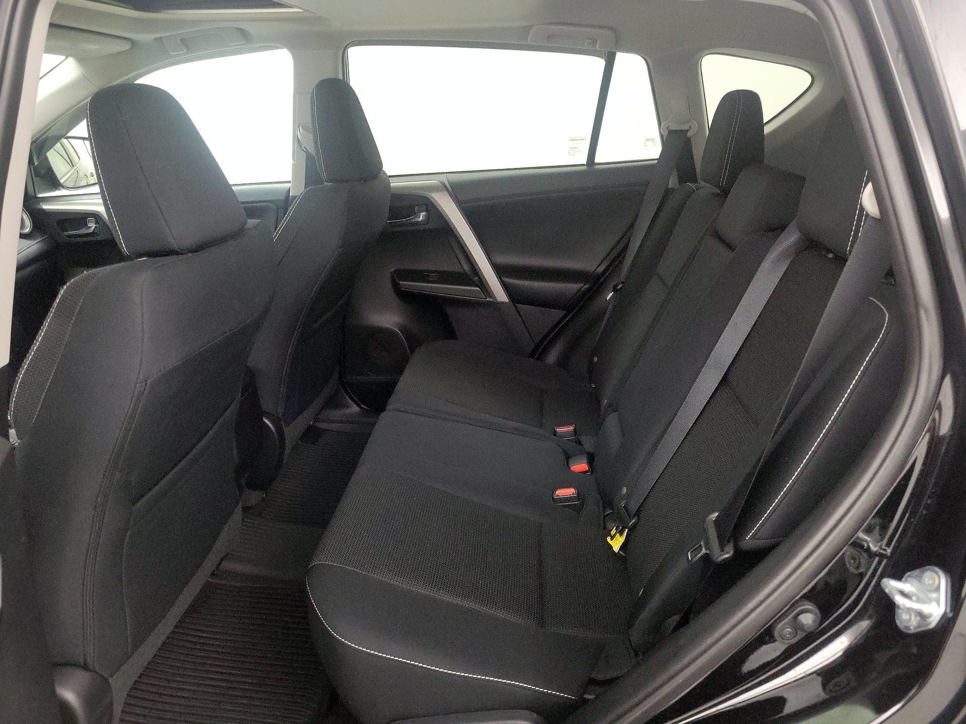 Thumbnail: 2016 Toyota RAV4 - 20