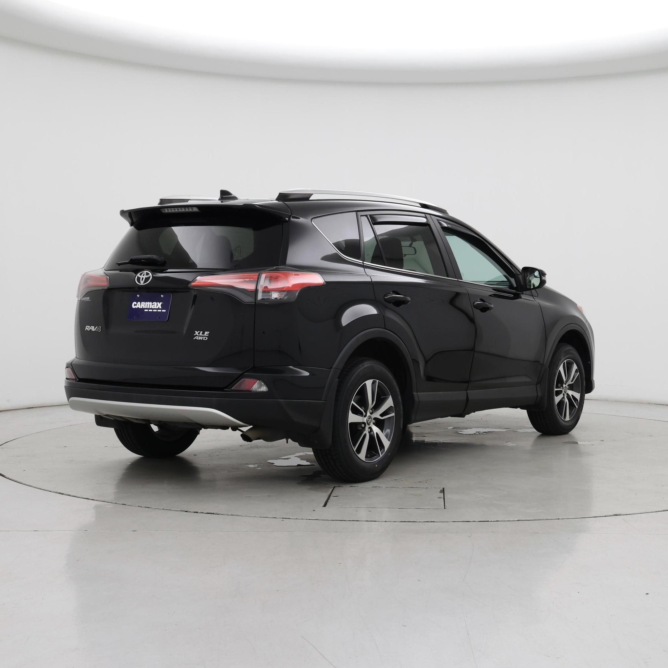 Thumbnail: 2016 Toyota RAV4 - 8