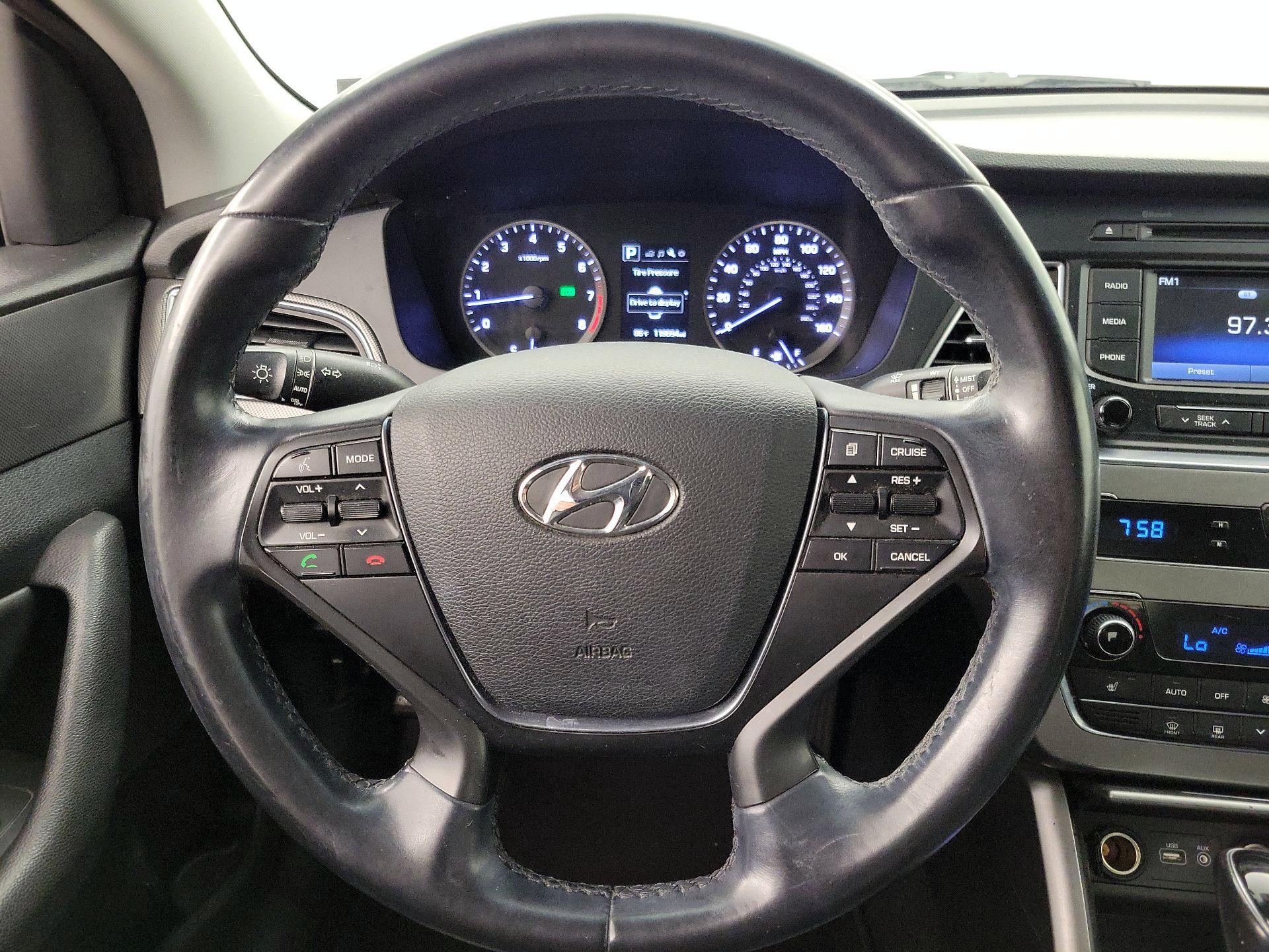 Thumbnail: 2015 Hyundai Sonata - 10