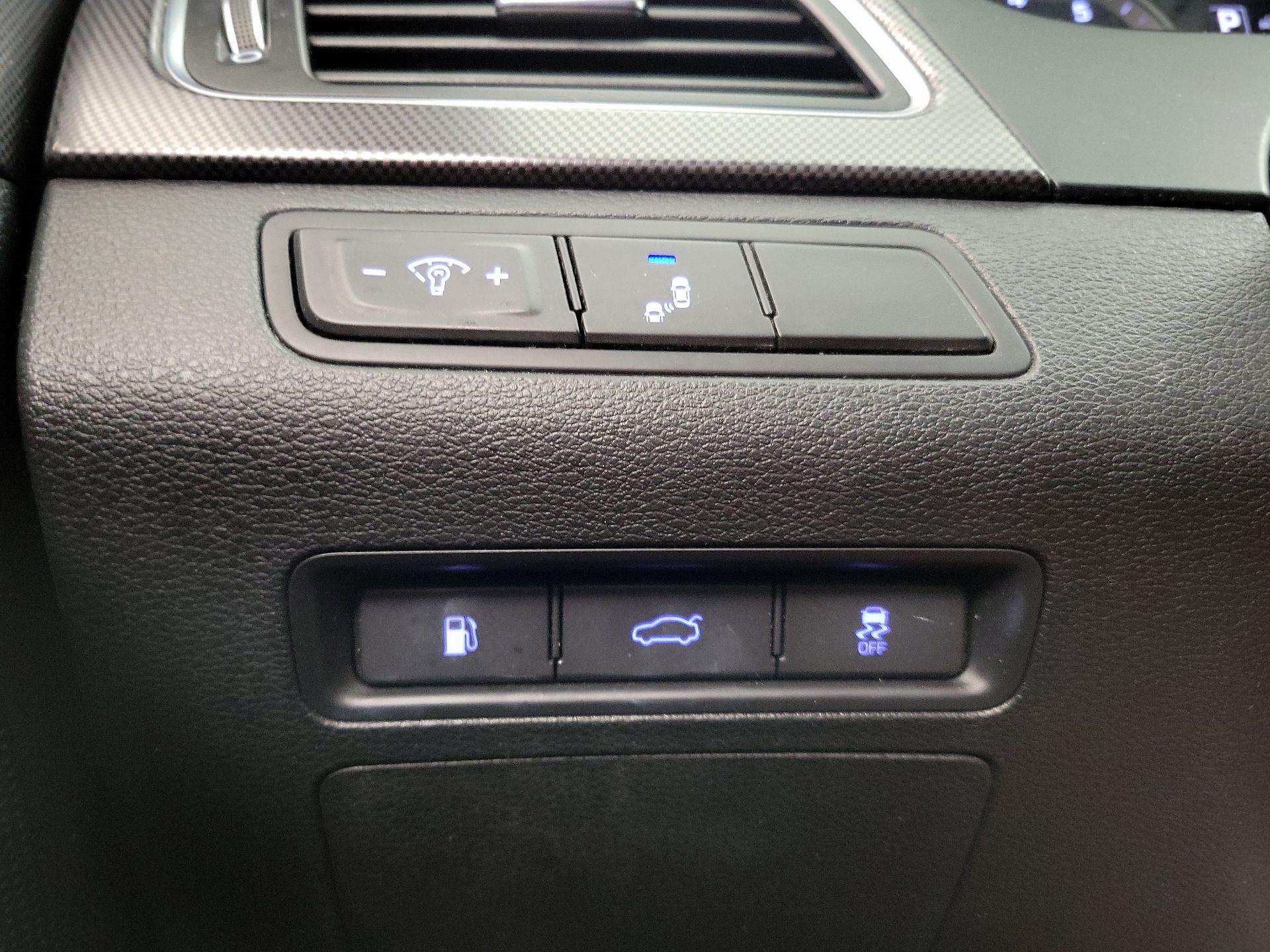 Thumbnail: 2015 Hyundai Sonata - 13