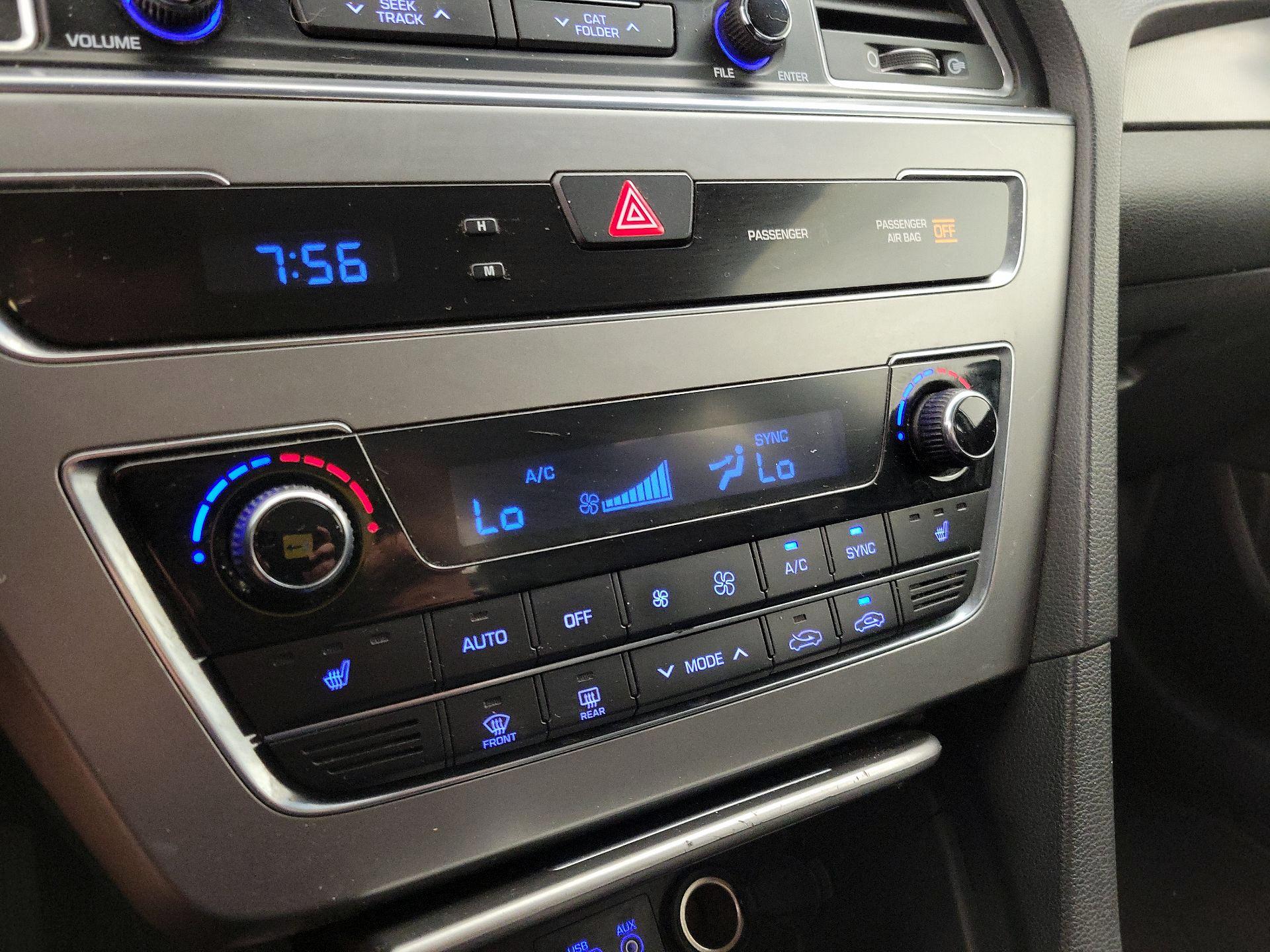 Thumbnail: 2015 Hyundai Sonata - 16