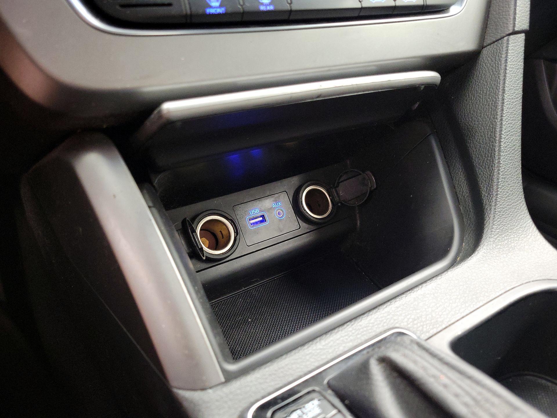 Thumbnail: 2015 Hyundai Sonata - 18