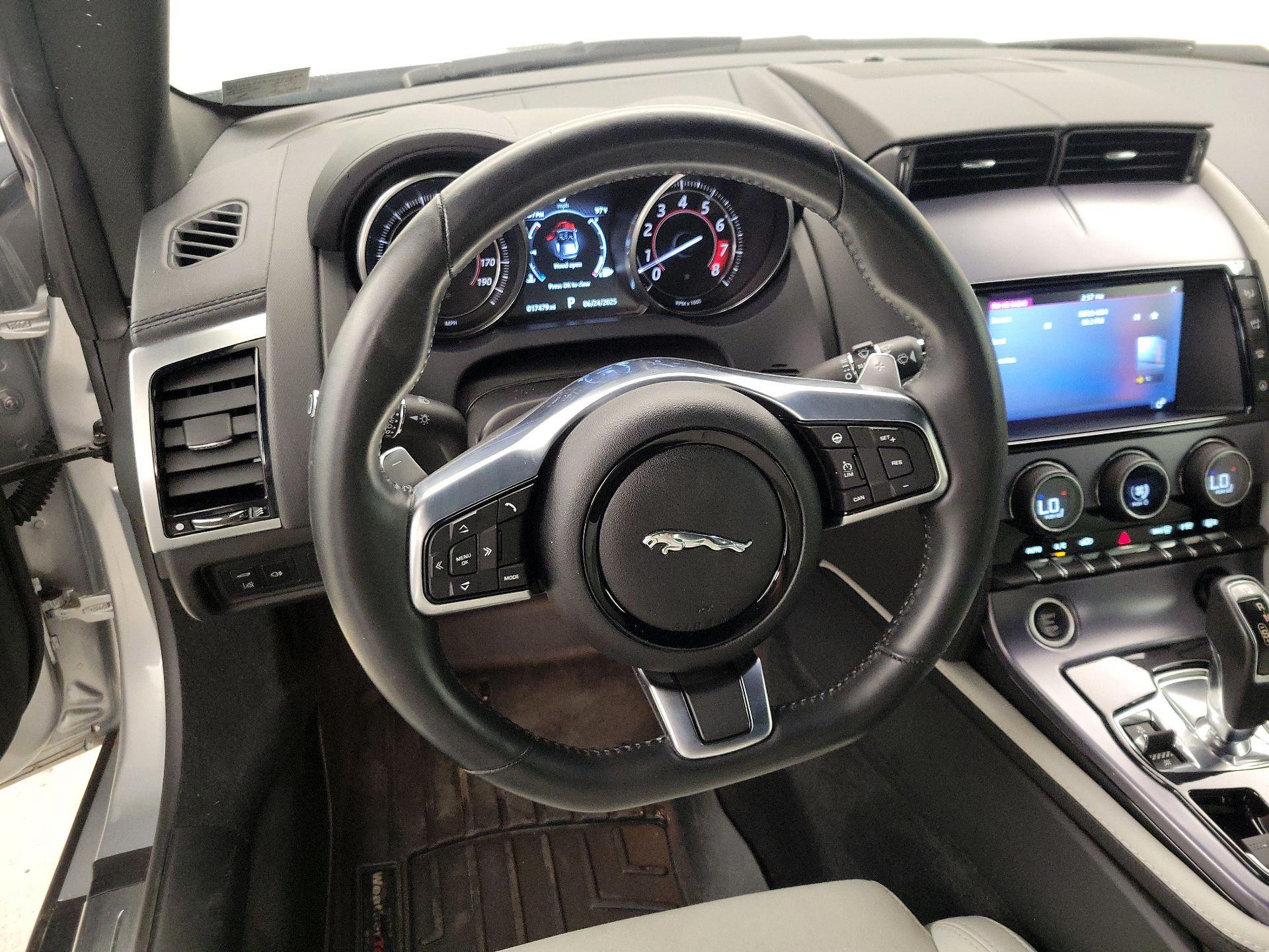 Thumbnail: 2018 Jaguar F-Type - 10