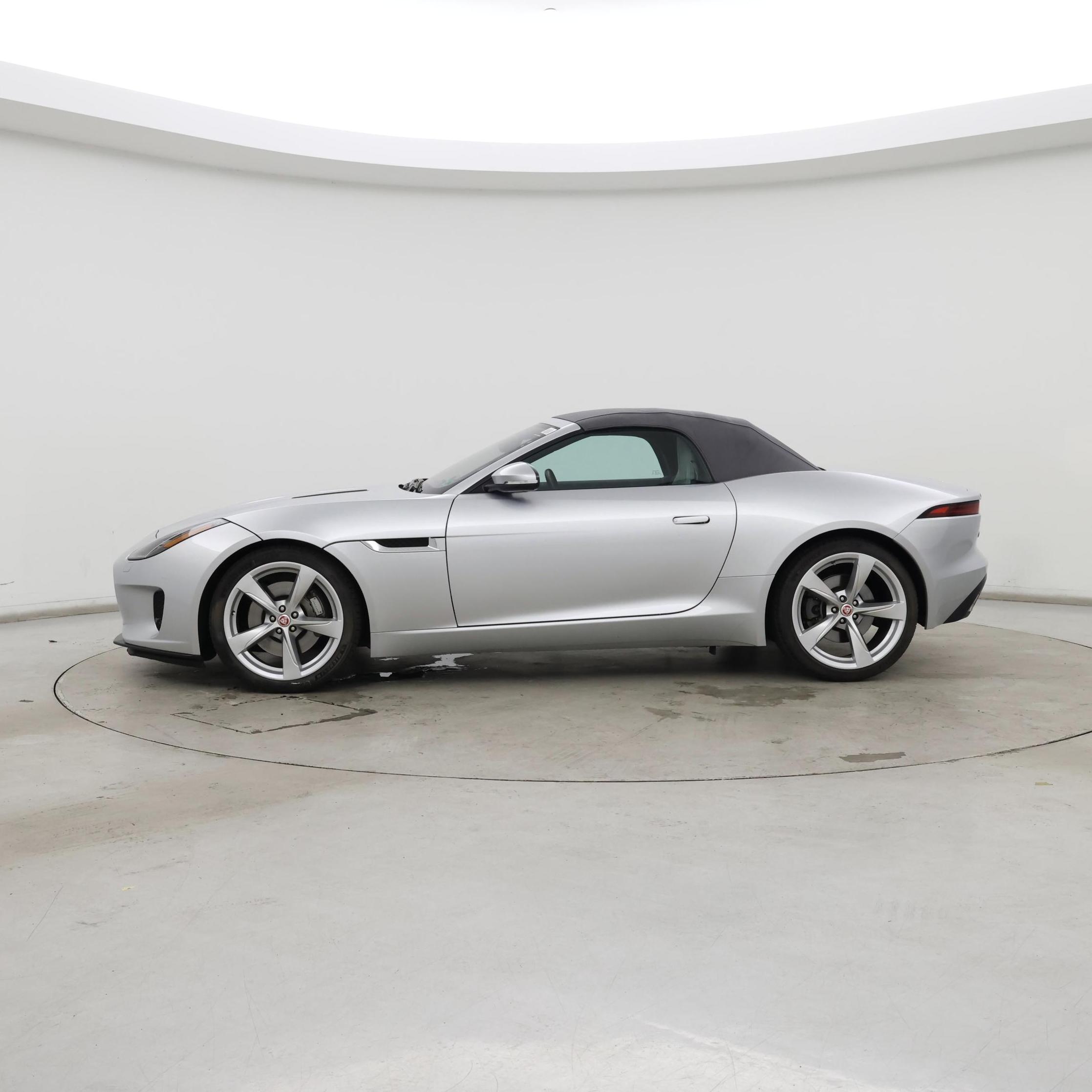 Thumbnail: 2018 Jaguar F-Type - 3