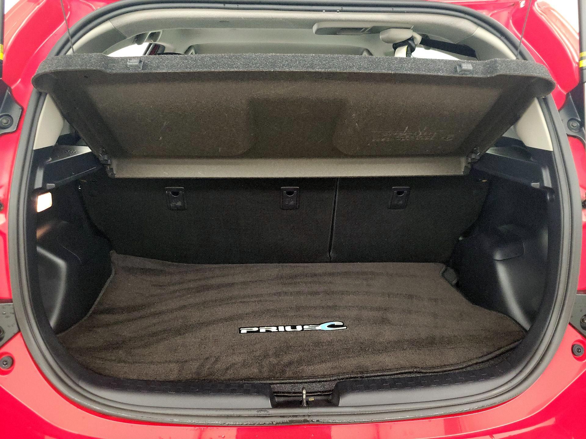 Thumbnail: 2015 Toyota Prius c - 19
