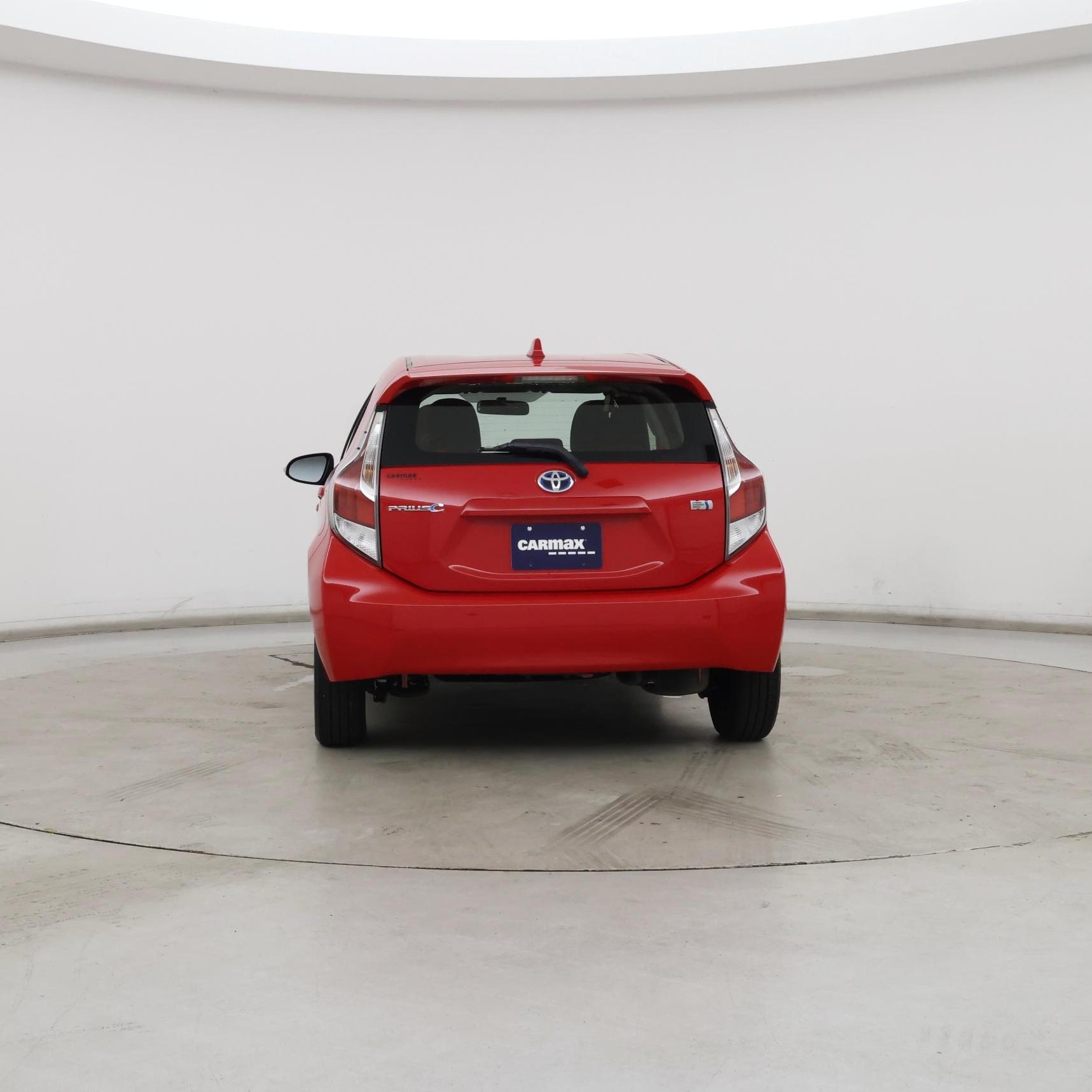 Thumbnail: 2015 Toyota Prius c - 6