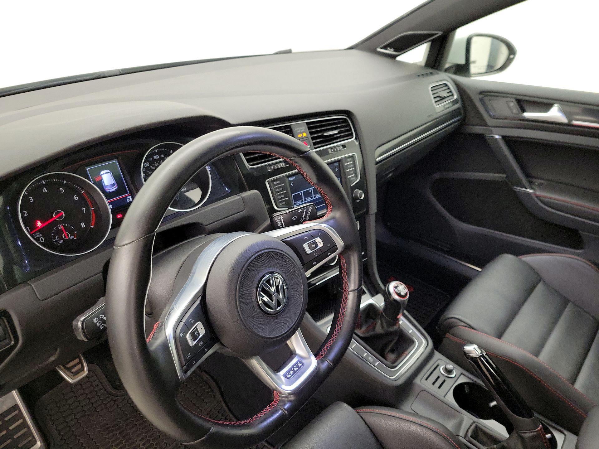 Thumbnail: 2017 Volkswagen Golf - 9