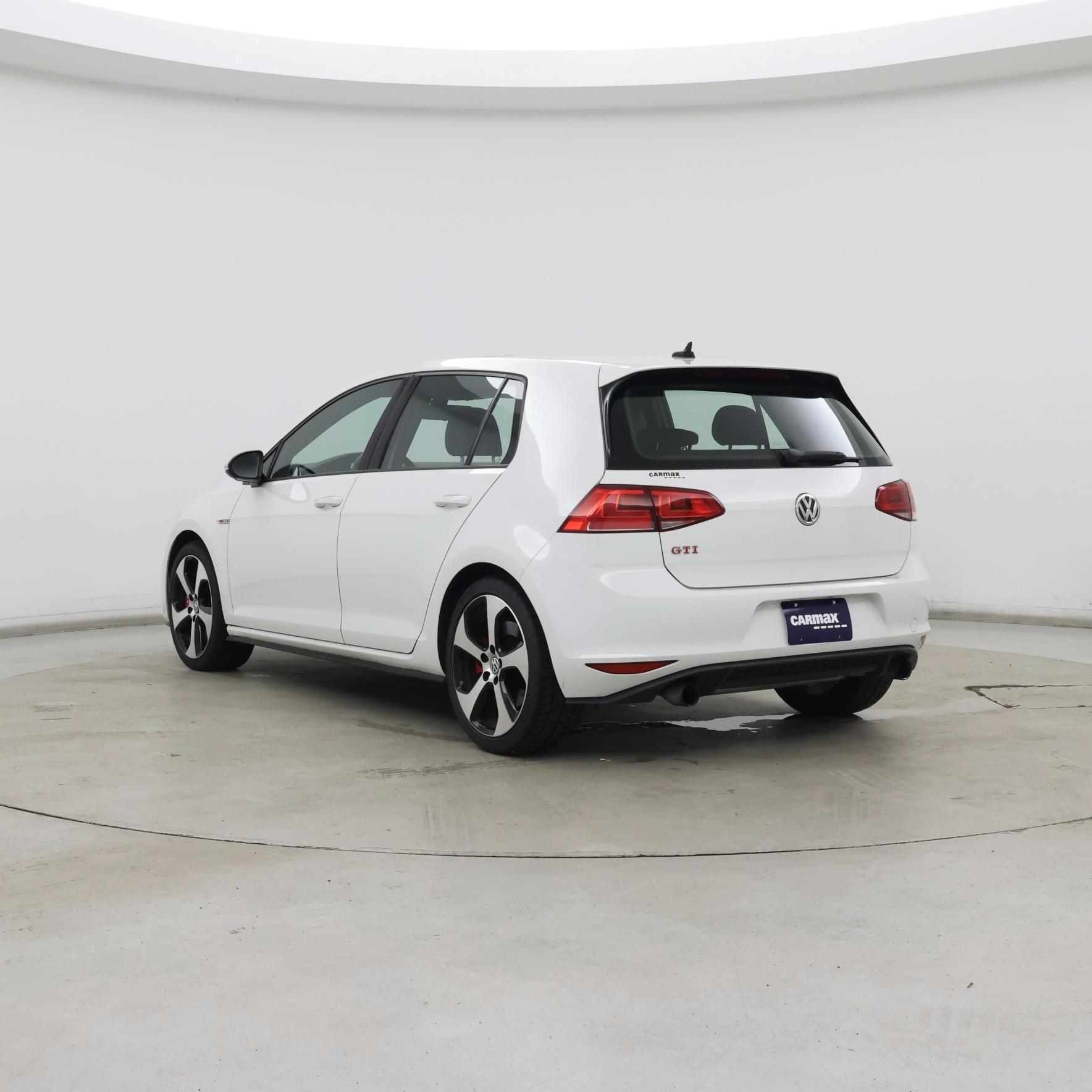 Thumbnail: 2017 Volkswagen Golf - 2