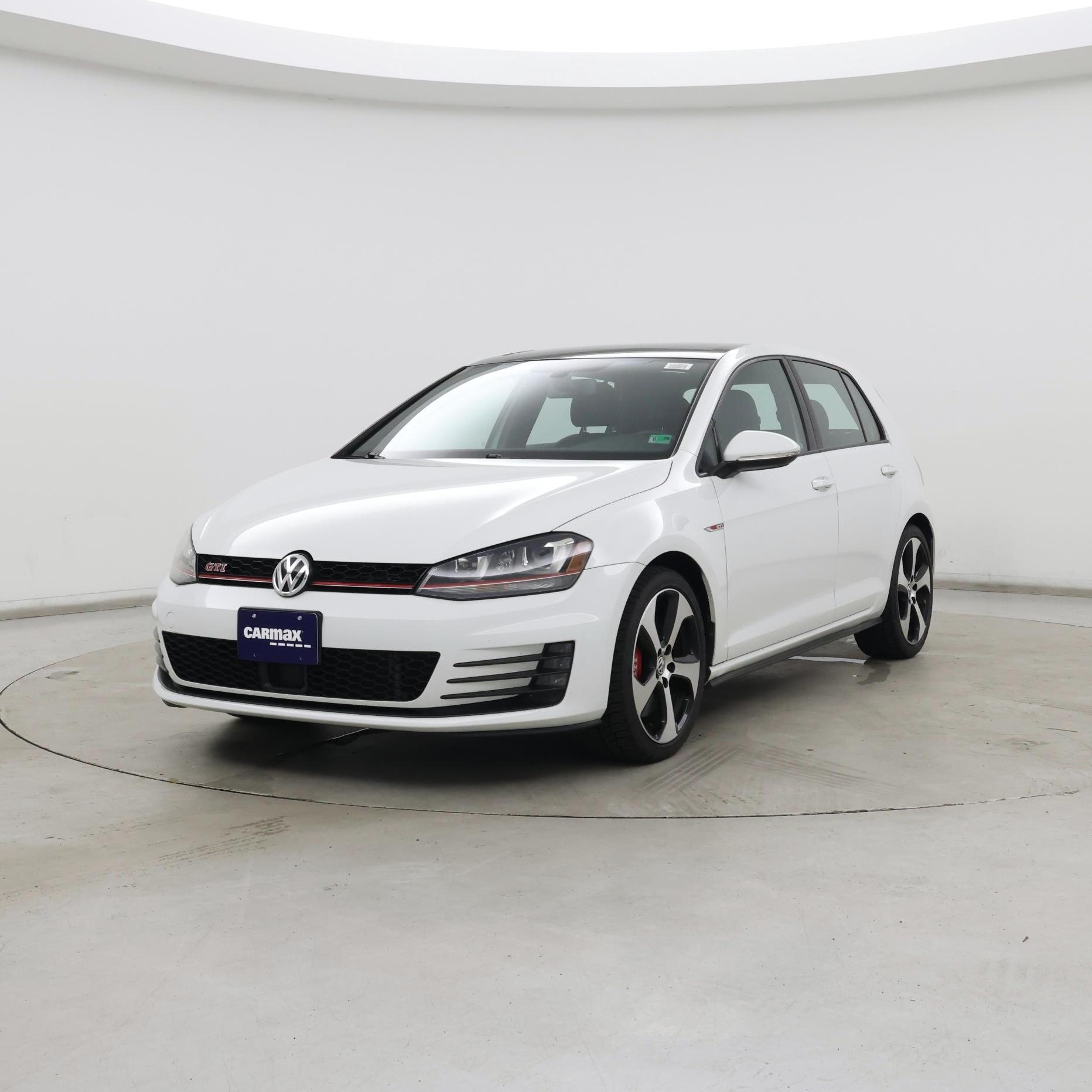 Thumbnail: 2017 Volkswagen Golf - 4