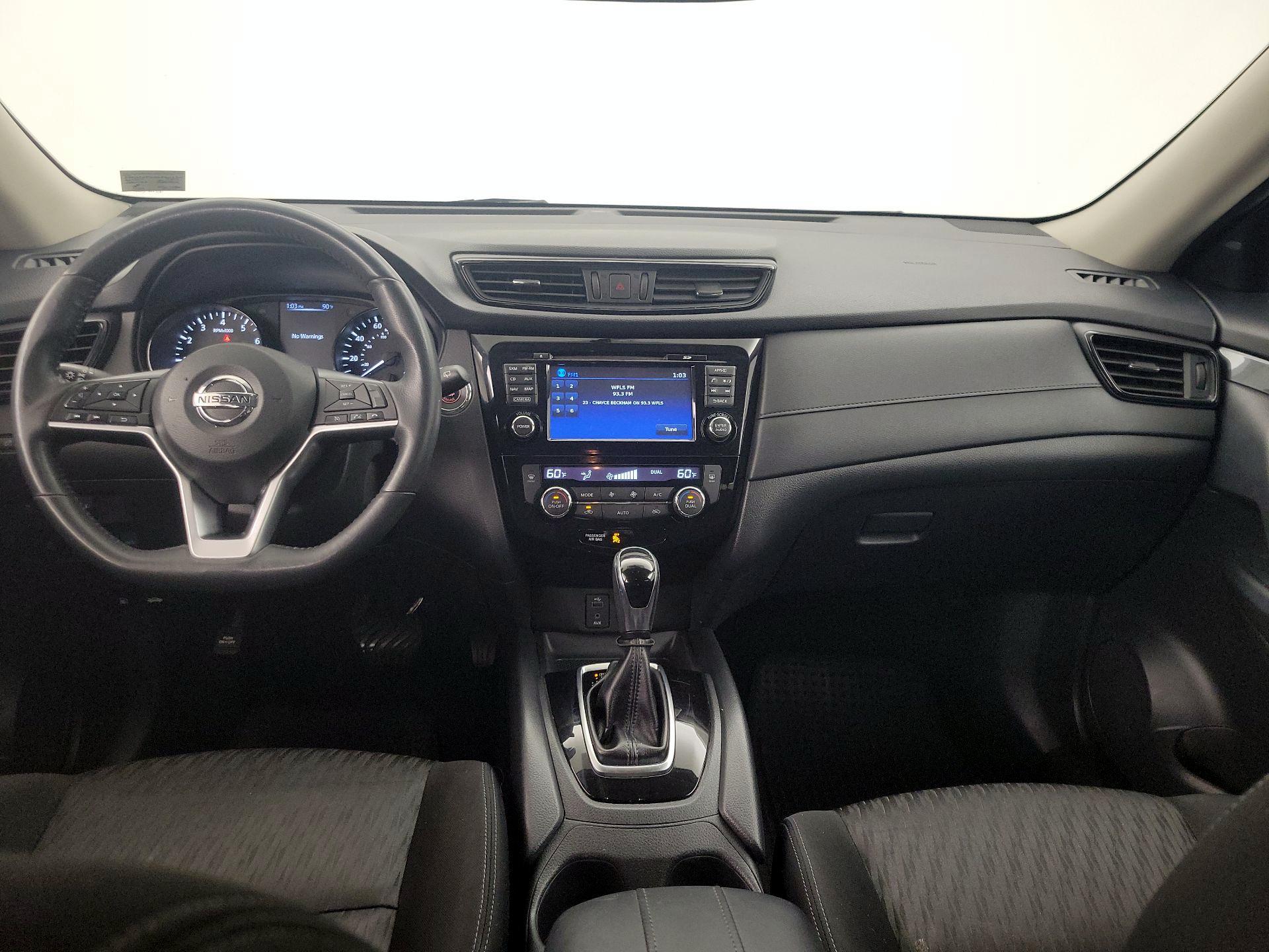 Thumbnail: 2017 Nissan Rogue - 9