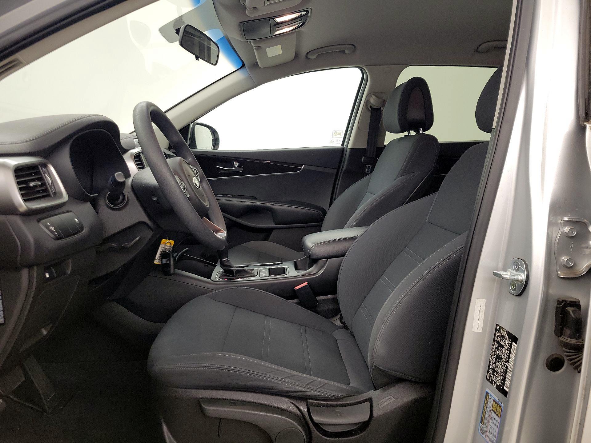 Thumbnail: 2016 Kia Sorento - 11