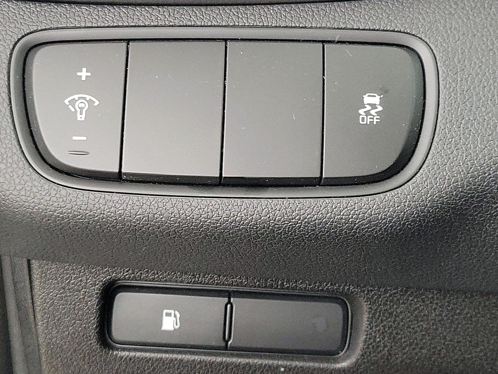 Thumbnail: 2016 Kia Sorento - 13