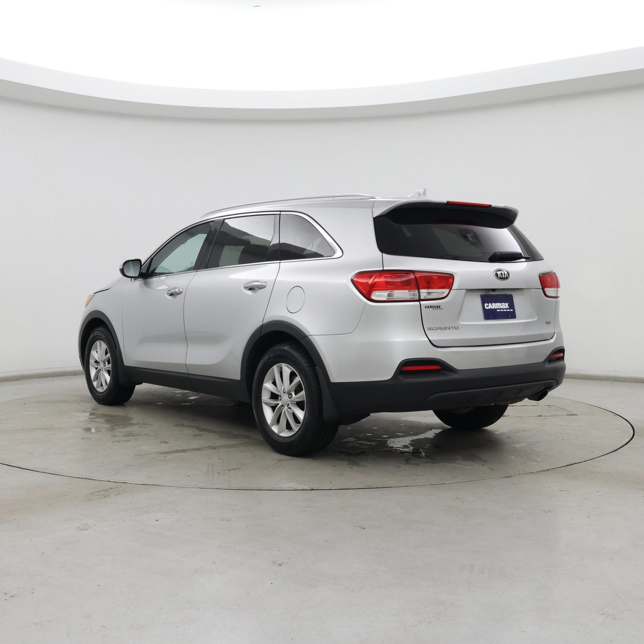 Thumbnail: 2016 Kia Sorento - 2