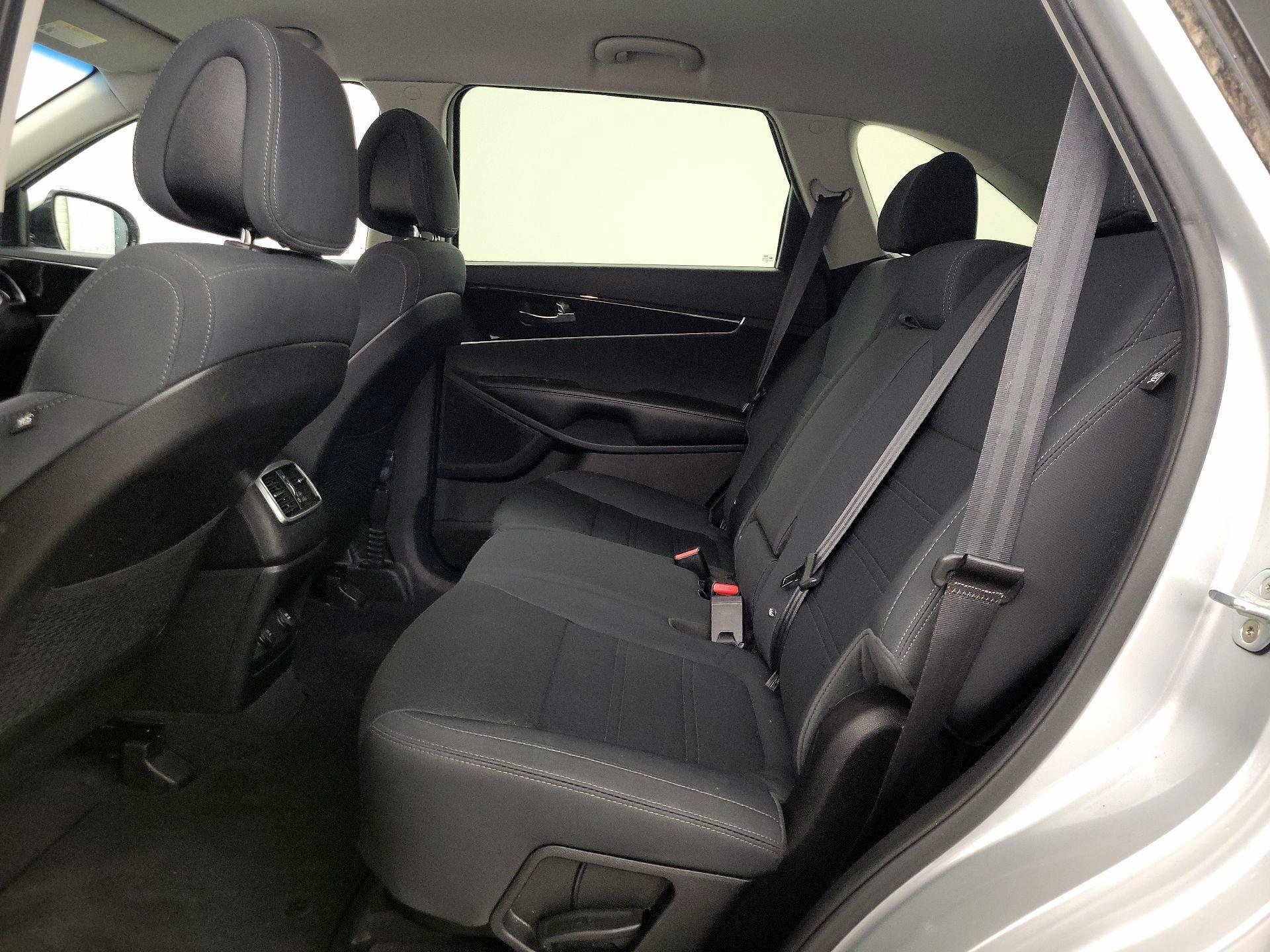 Thumbnail: 2016 Kia Sorento - 19