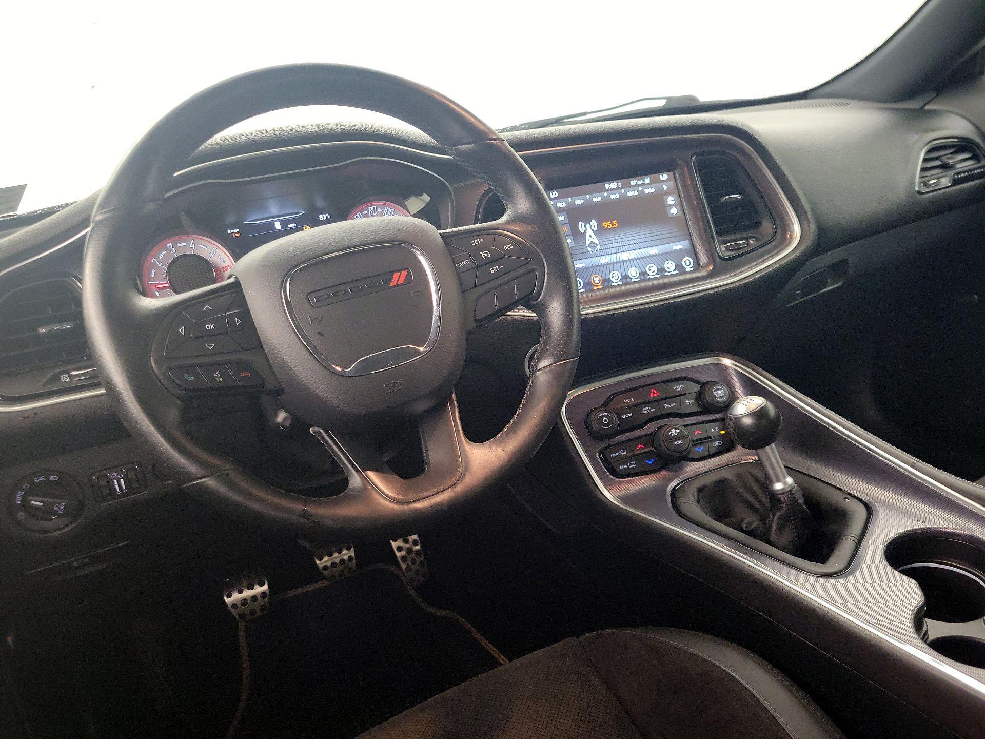 Thumbnail: 2017 Dodge Challenger - 9