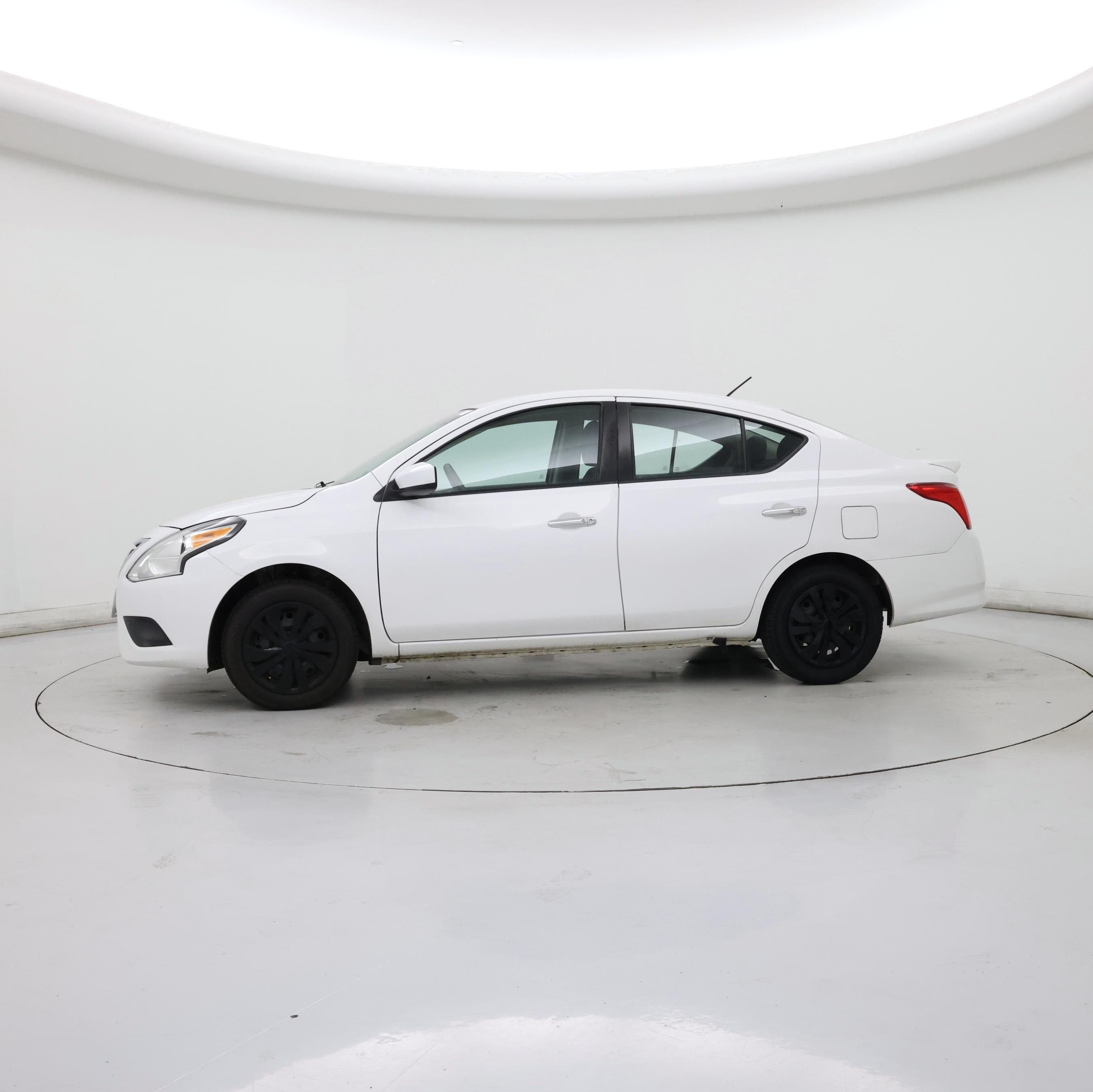 Thumbnail: 2019 Nissan Versa - 3