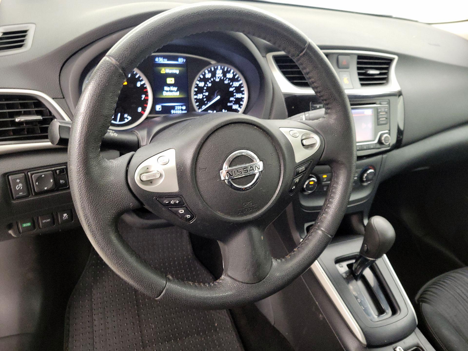 Thumbnail: 2017 Nissan Sentra - 10