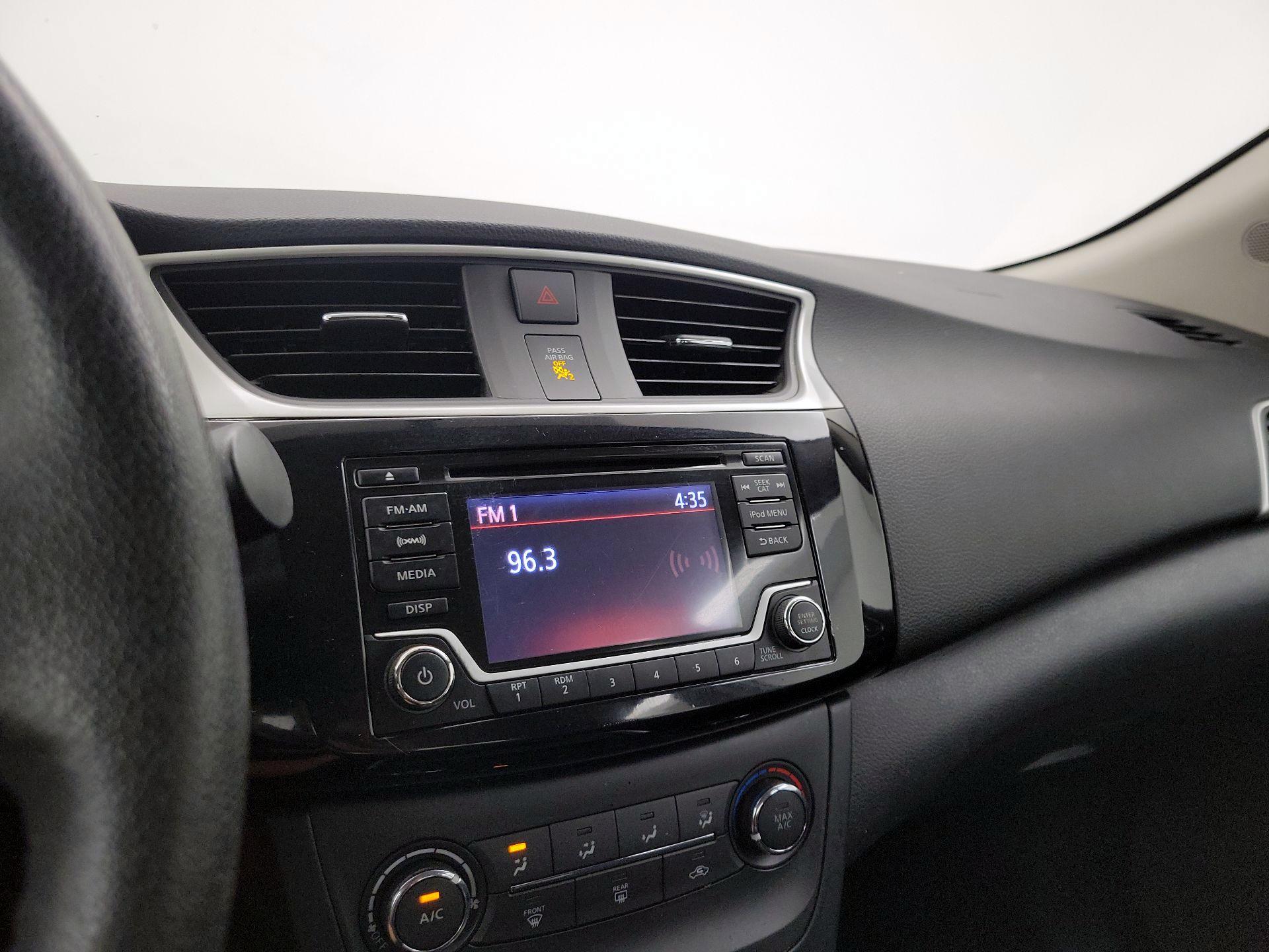 Thumbnail: 2017 Nissan Sentra - 15