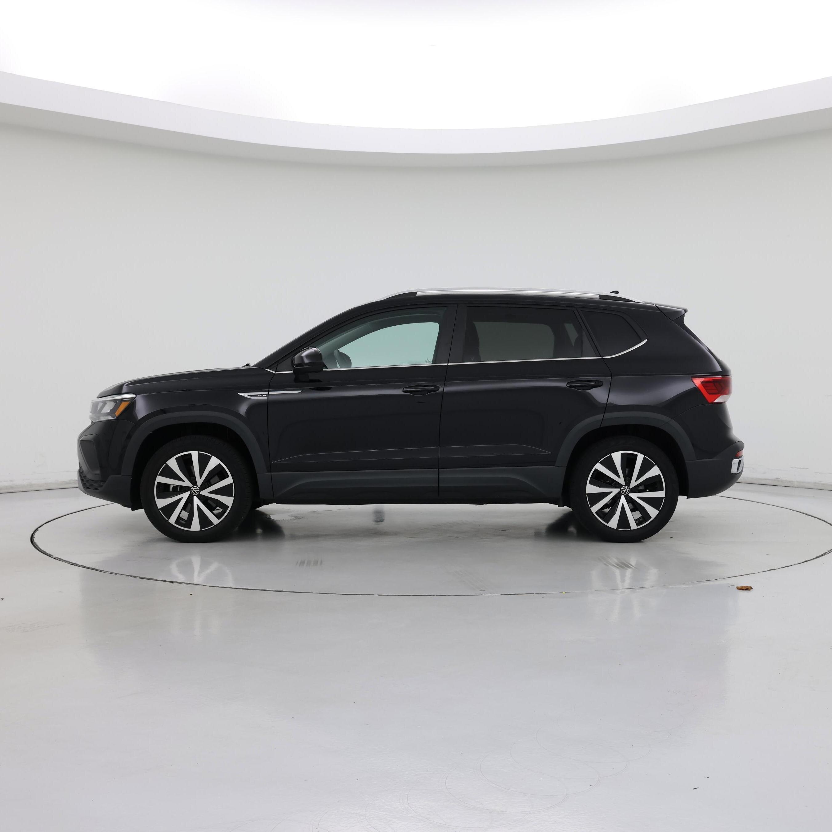 Thumbnail: 2022 Volkswagen Taos - 3