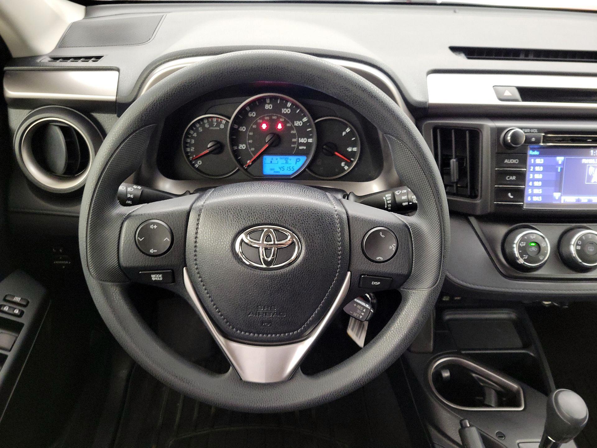 Thumbnail: 2016 Toyota RAV4 - 10