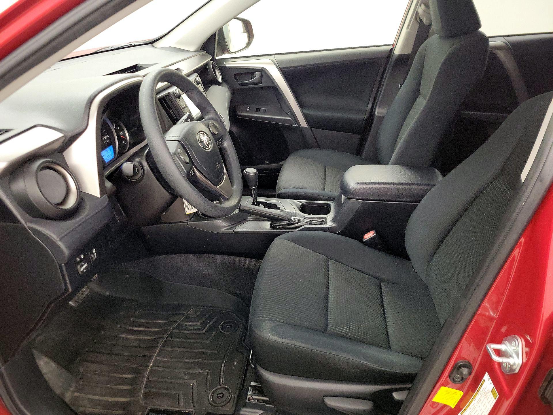 Thumbnail: 2016 Toyota RAV4 - 11