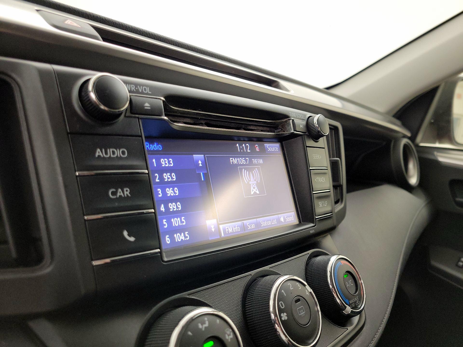 Thumbnail: 2016 Toyota RAV4 - 15