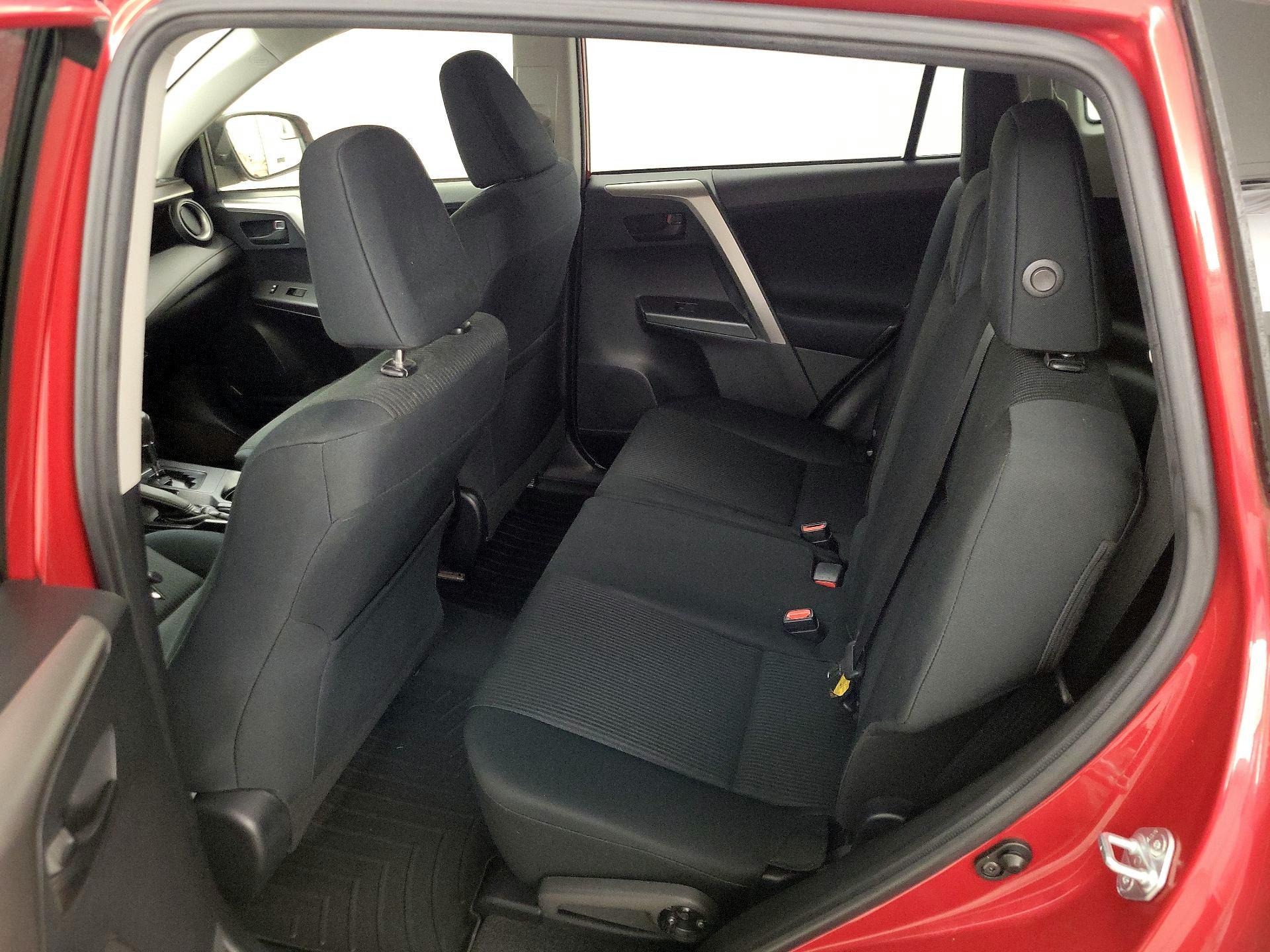 Thumbnail: 2016 Toyota RAV4 - 19