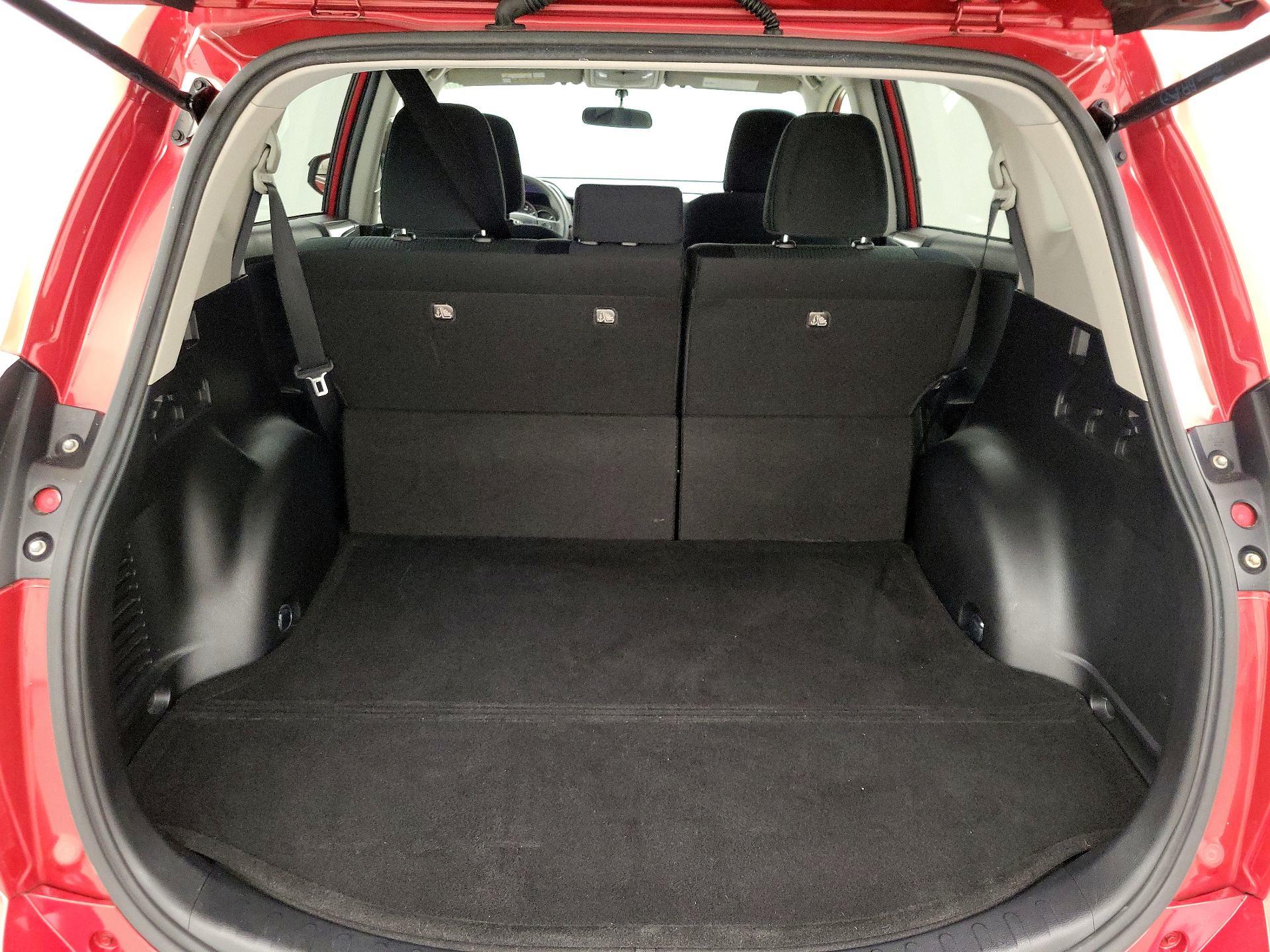 Thumbnail: 2016 Toyota RAV4 - 20